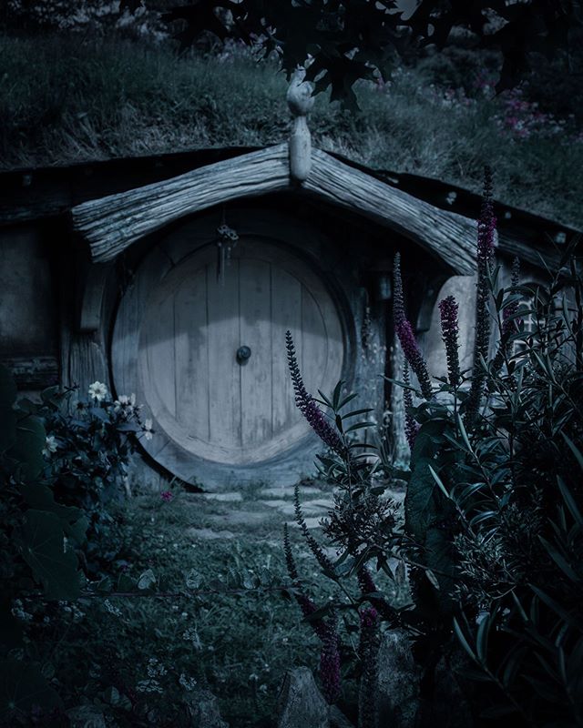 Even hobbits have bad days
.
.
.
.
.
.
#Hobbiton #NewZealand #LOTR #Photograpby