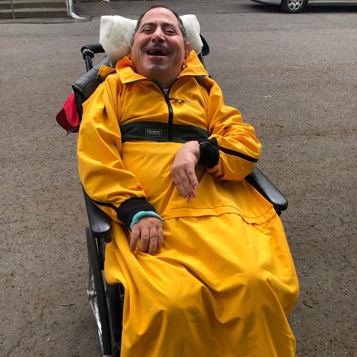 Thank you to @koolwaysports for sending us a KoolGive coat!Frank loved staying warm while being outside during today&rsquo;s breezy morning program!