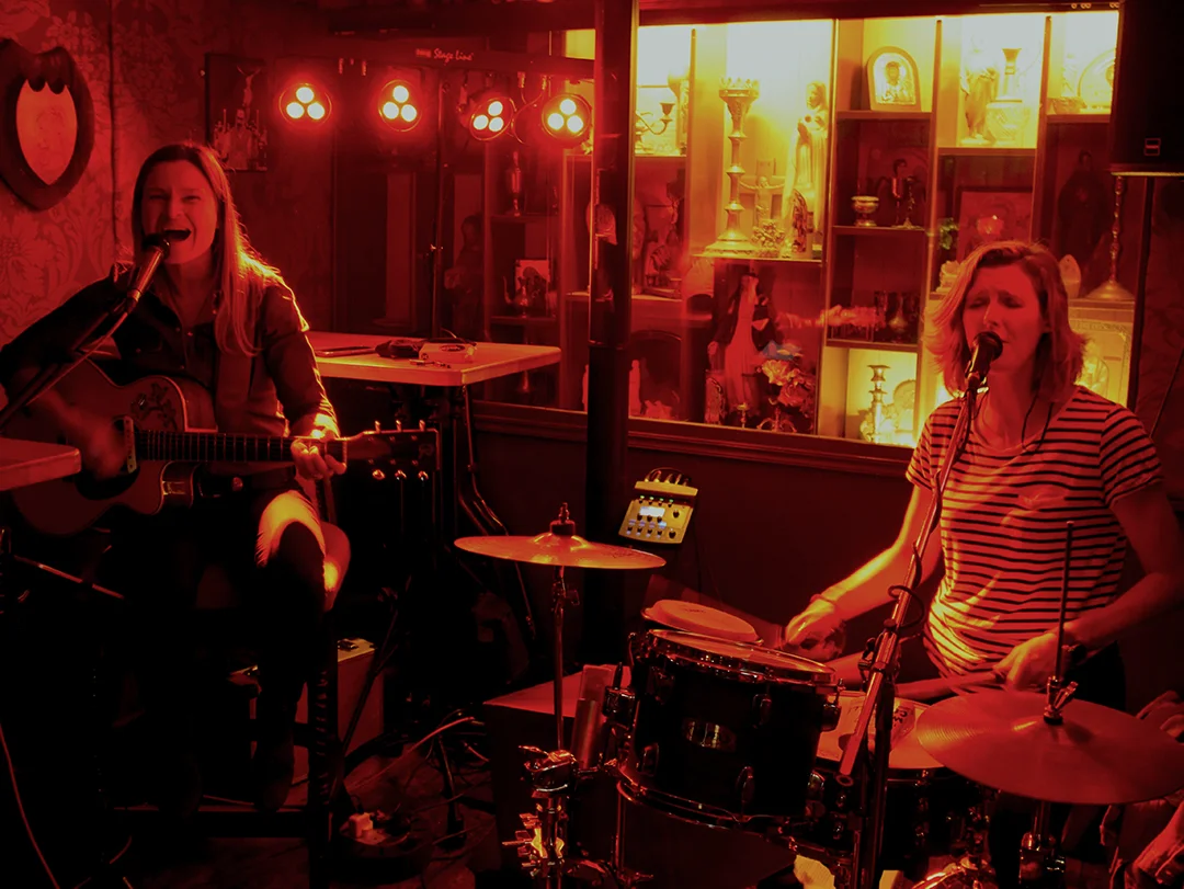 Jackie Rainey playing at The Spaniard 