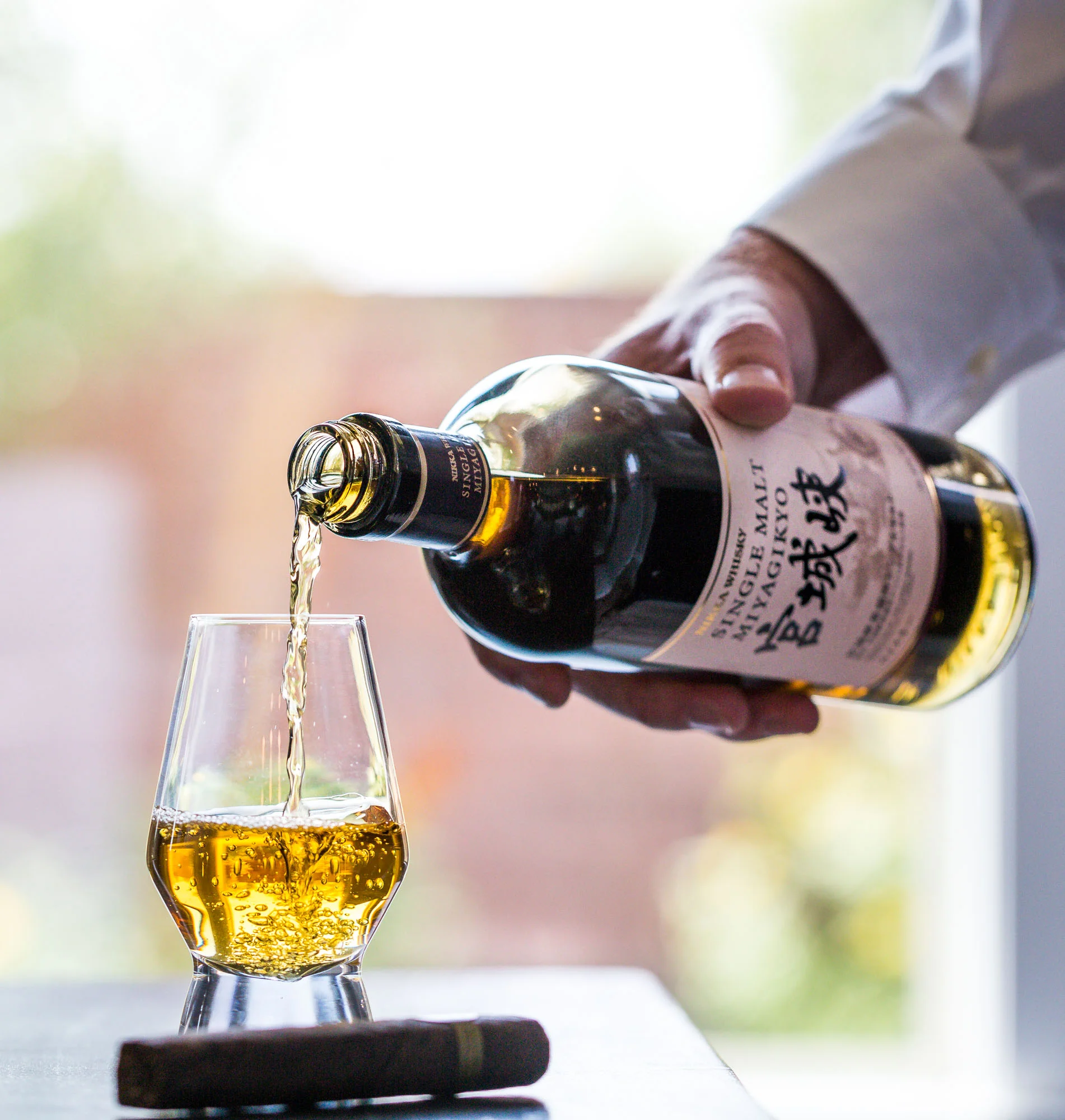 nikka_pour.jpg