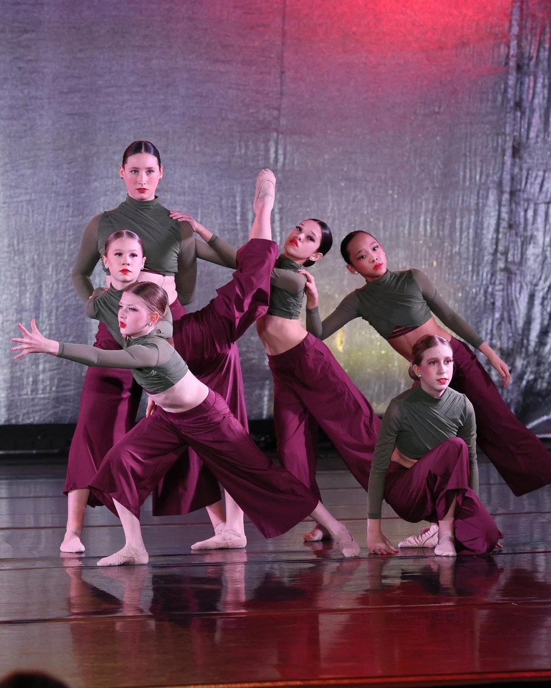 🌎Happy International Dance Day! 

Celebrate your love of dance and connection it brings between movers all over the world! How has dance connected you with others?