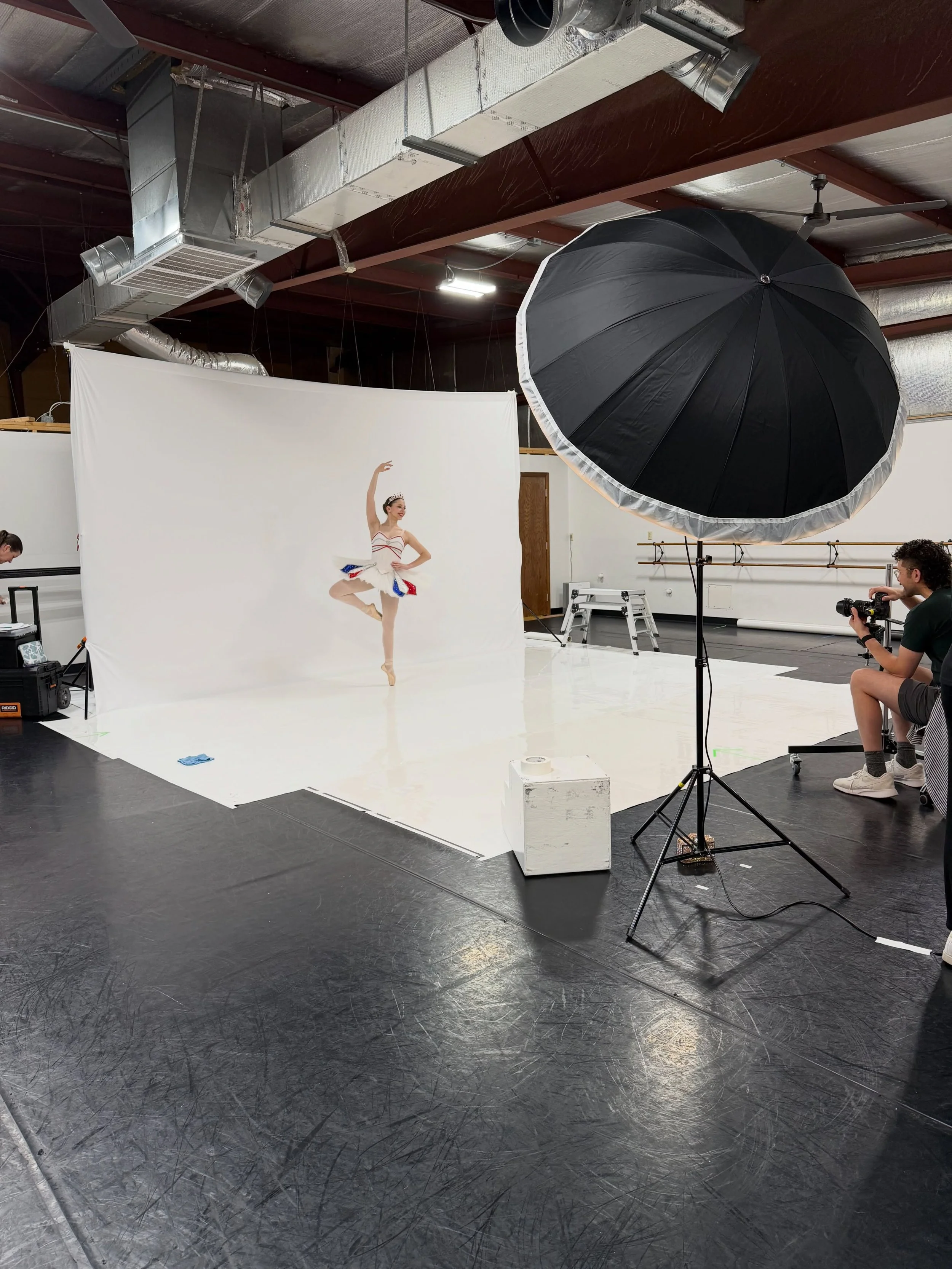 Here we go! Picture Day (pt.2)! 📸

We&rsquo;ll see you bright and early for another day of smiles! 🤗

@brennan_photo #mononaacademyofdance #madisonwi