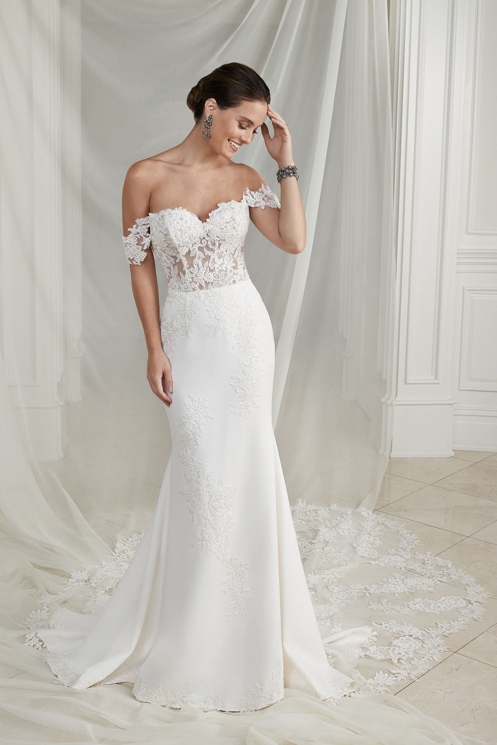 Justin Alexander Sincerity  Limestone and Lace - 44276