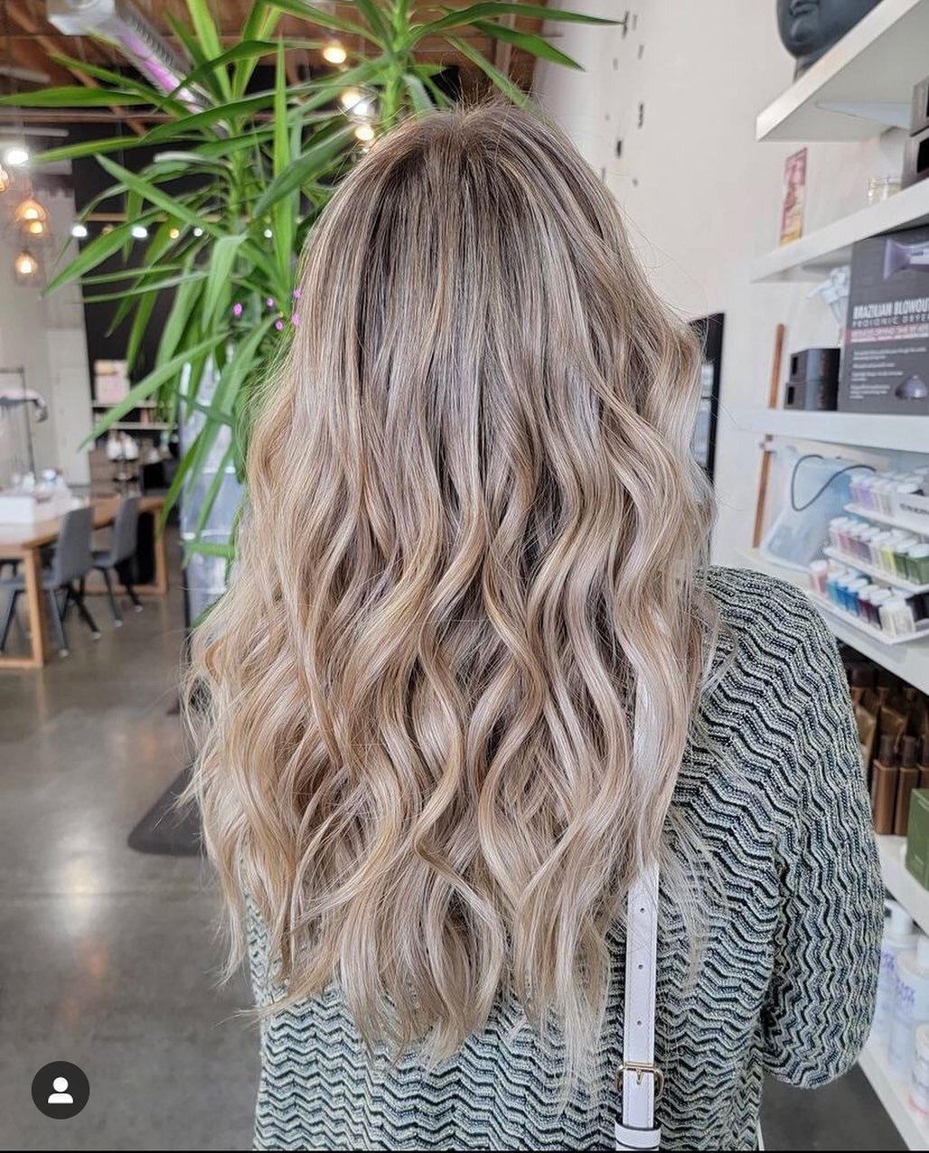 ⒽⒶⒾⓇ ⒷⓎ Andrea ✨

📍@bouffanthairsalon 

#kevinmurphy  #portlandhair #pdxhair #portlandhairdresser #brazilianblowout #olaplex #ombre #pravana #sombre #pdxhairstylist #balayage #babylights #handpaintedbalayage #bouffantsaloncedarhills #bouffantsalon #