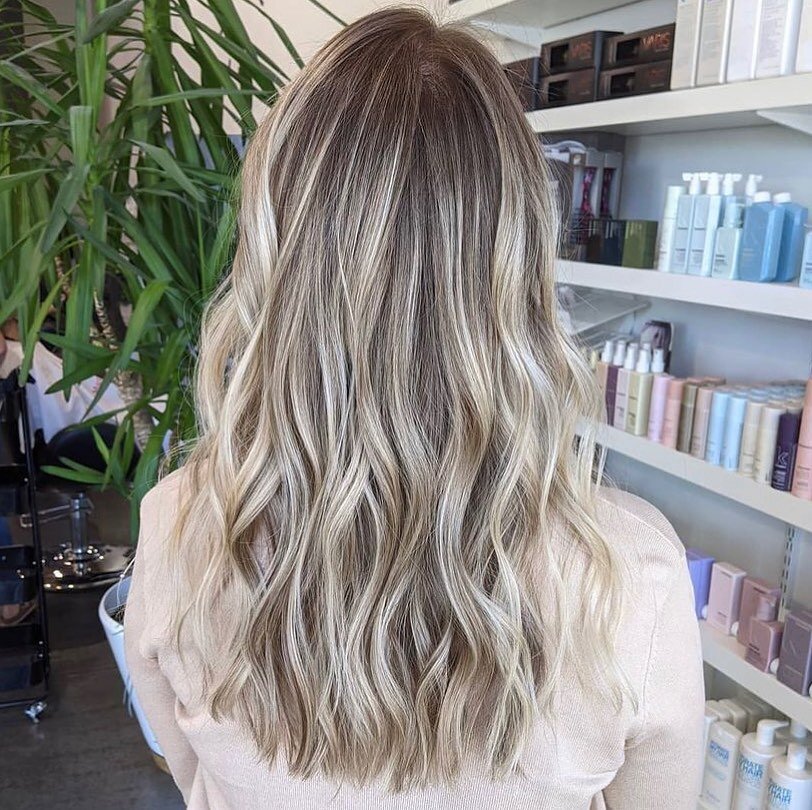 ⒽⒶⒾⓇ ⒷⓎ Hannah ✨

📍@bouffanthairsalon 

#kevinmurphy  #portlandhair #pdxhair #portlandhairdresser #brazilianblowout #olaplex #ombre #pravana #sombre #pdxhairstylist #balayage #babylights #handpaintedbalayage #bouffantsaloncedarhills #bouffantsalon #