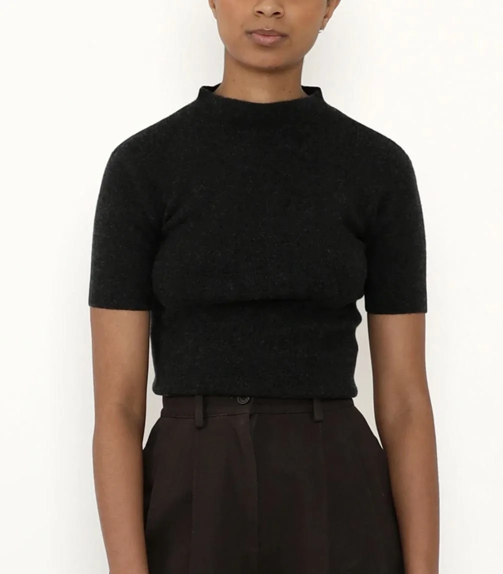 7115 by Szeki Short-Sleeves Mock-Neck 