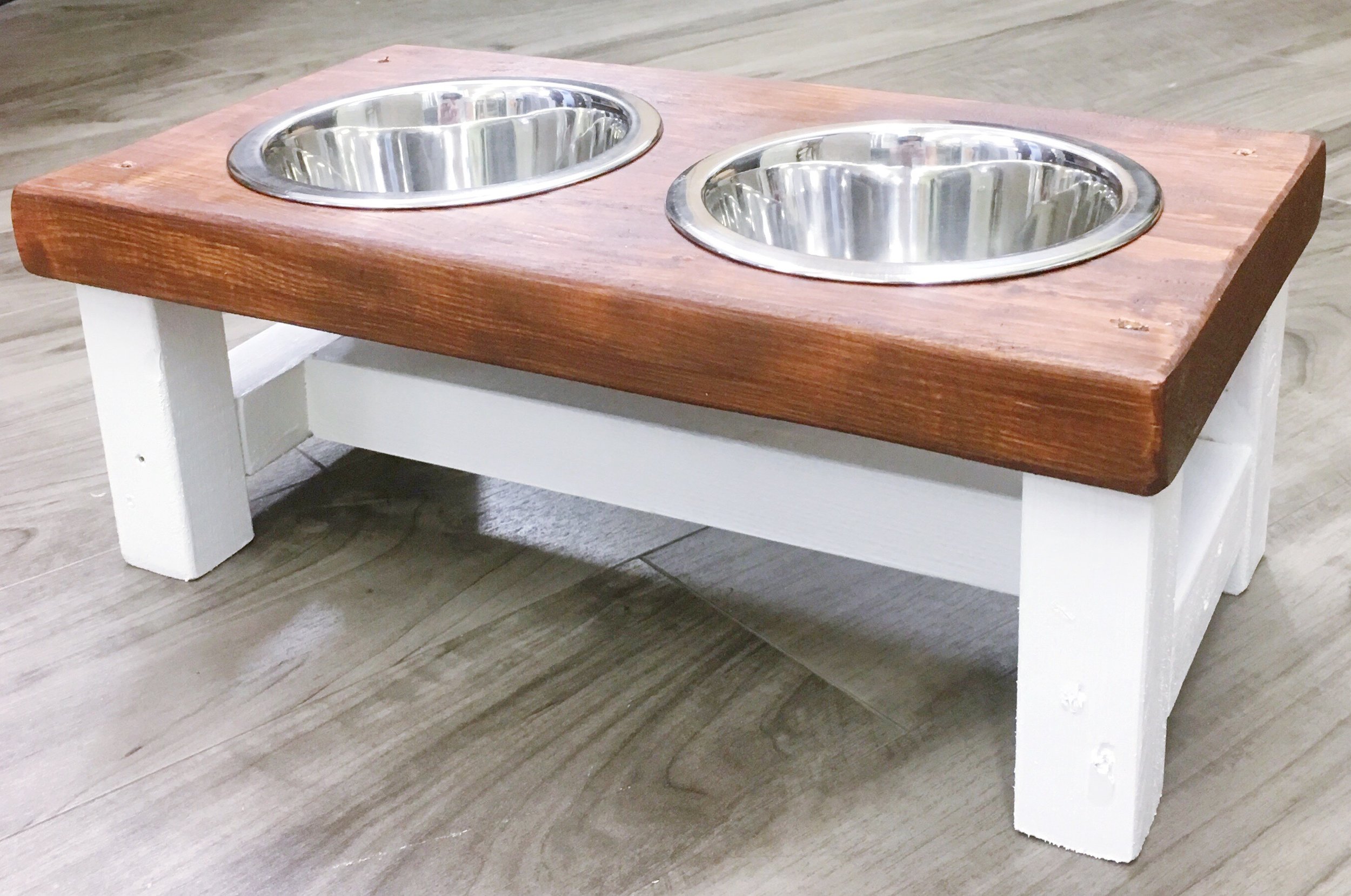 https://images.squarespace-cdn.com/content/v1/59c32848c534a53f59dbfcef/1532051402335-7UKKMS814O3TK6BPQ7JJ/DIY-Dog-Bowl-Feeder-jeff-city-blog