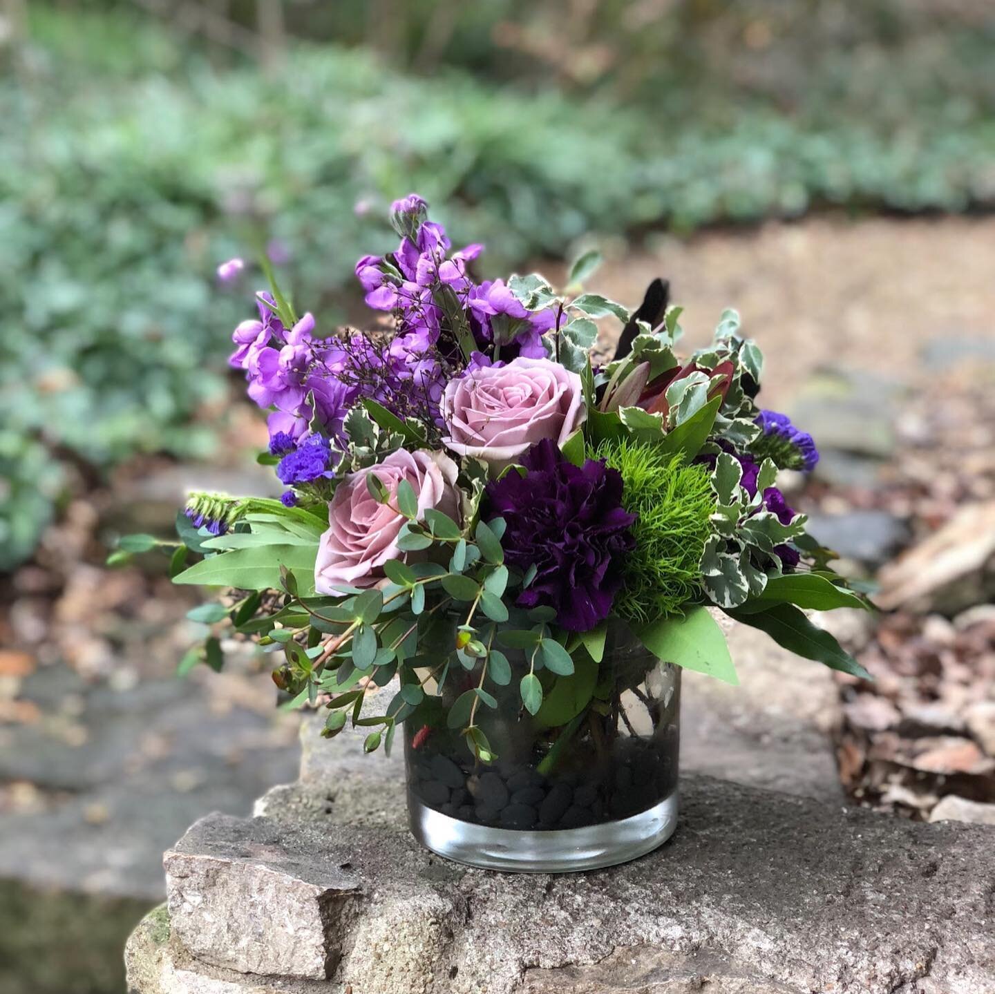 🌿 Purple is always a good idea 💜
Sweet cocktail arrangements perfect for #corporateevents, #bridalshowers, you name it - we&rsquo;ll flower it ✨