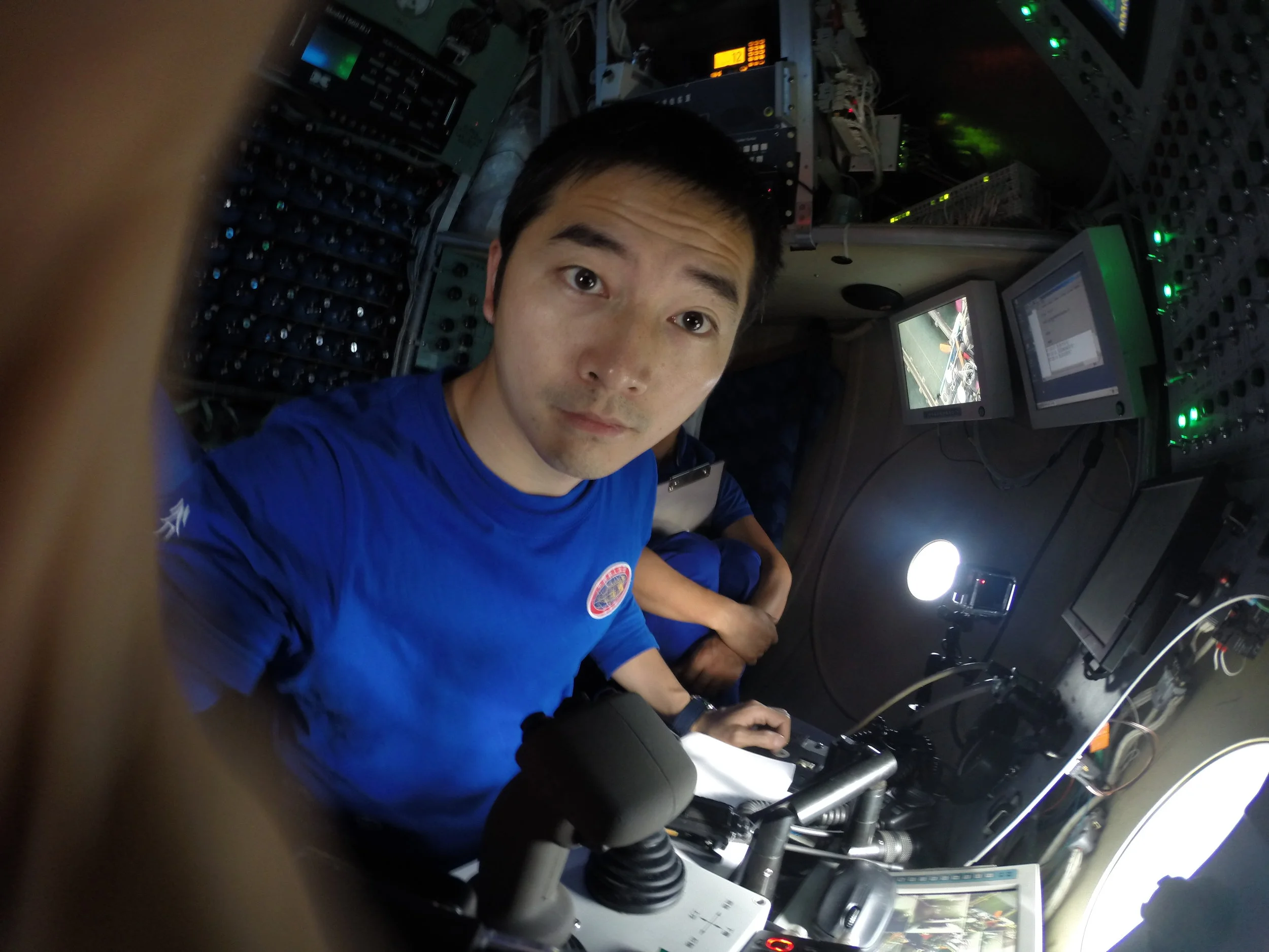  Heroic pilot Fu inside China's Ocean Dragon, the world's deepest-diving three-person research sub.&nbsp; 