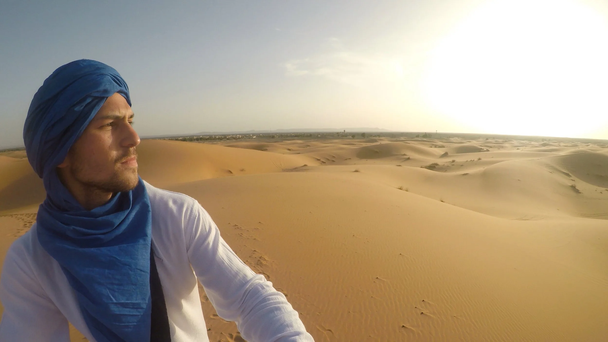  Riding in the Sahara 