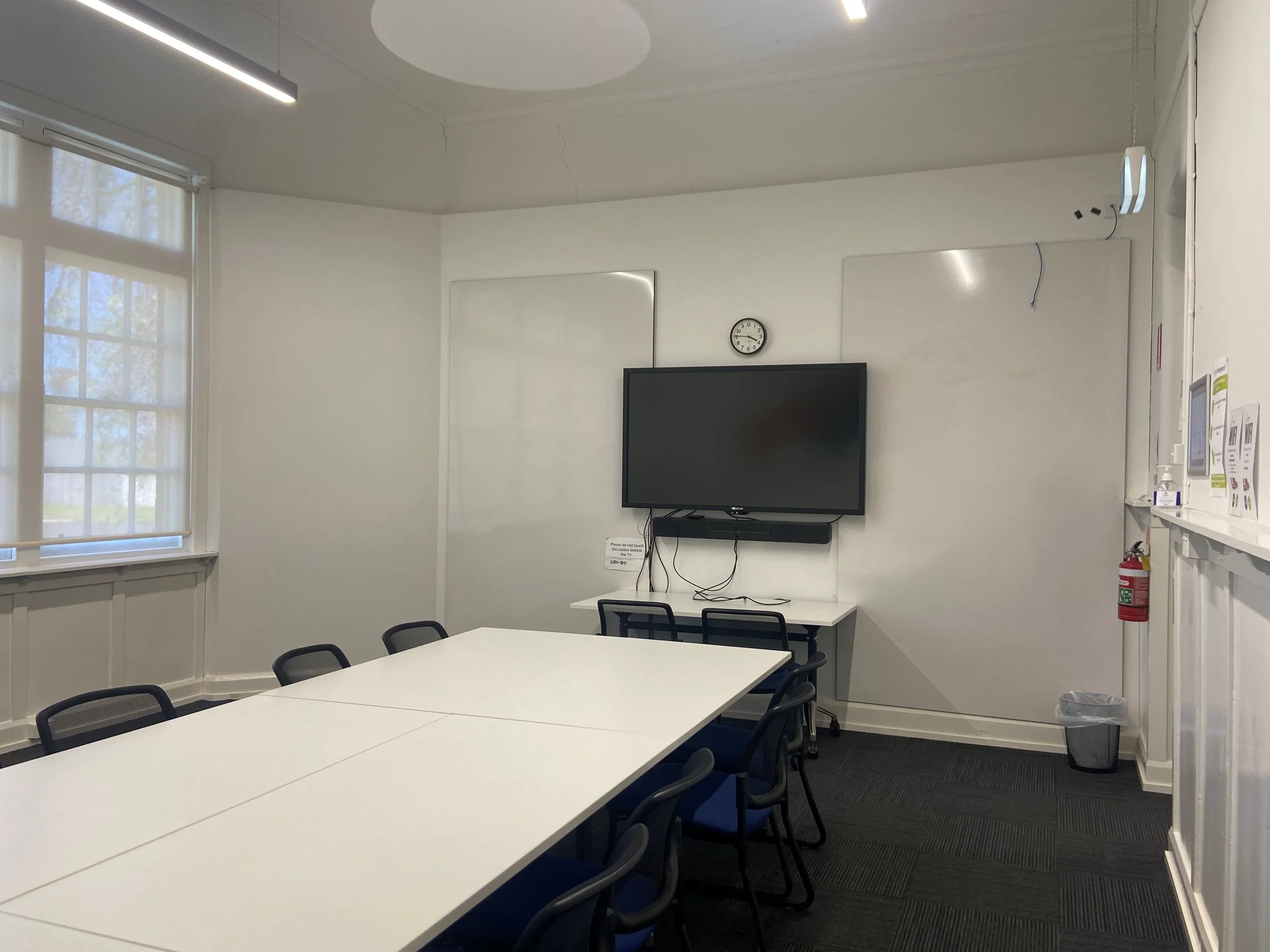 Room 9 (Medium Meeting Room)