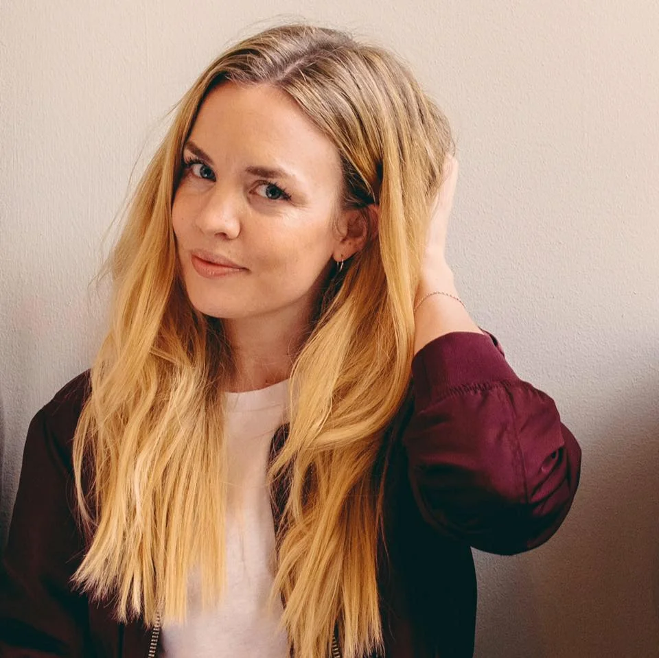 SILJE LARSEN BORGAN Pressesjef Silje tilfører god matlyst, stor musikkglede og stort sett godt humør til gruppa. Hun gleder seg mest til å se at ting fungerer (hun elsker når ting fungerer). Som festivalgjest forsøker hun å ha lave ambisjoner ift hva hun skal rekke å se, har med seg nødlader og synes maten er halve opplevelsen.