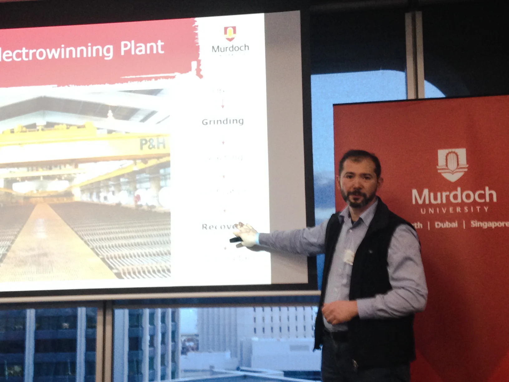 Aleks at Murdoch Start 2016.jpg