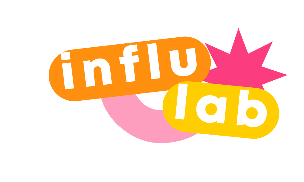 Logo coloré avec les mots 'influlab' en lettres blanches, orange et jaune, avec une étoile rose et un croissant rose foncé.