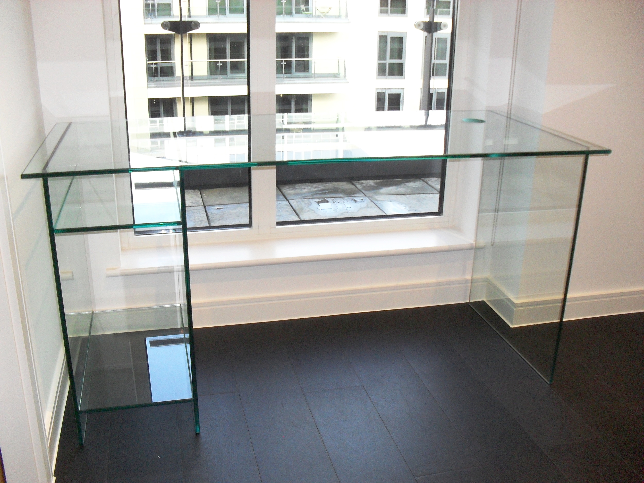 External Glass Glass Table - SW5 - London - Brompton Glass 1.JPG