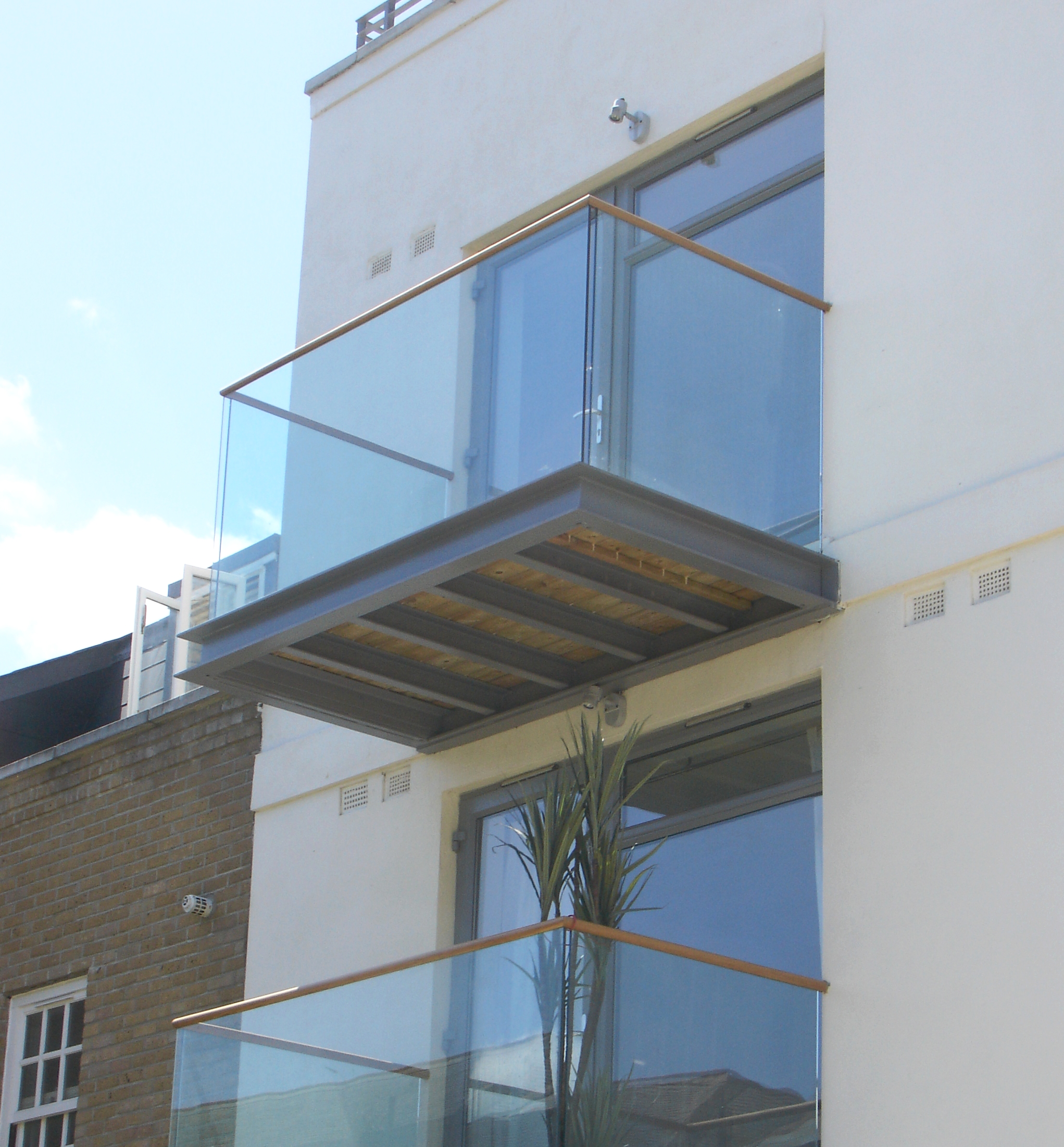 External Glass Balustrade - SW5 - London - Brompton Glass 1.jpg
