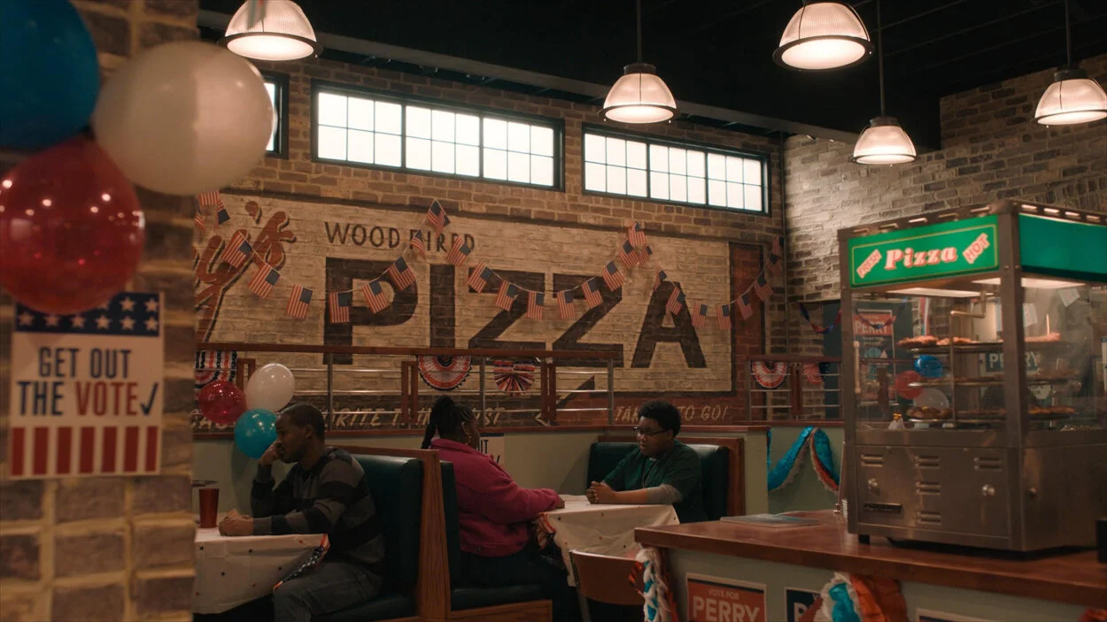 PERRY'S PIZZA DINING RM (STAGE SET)