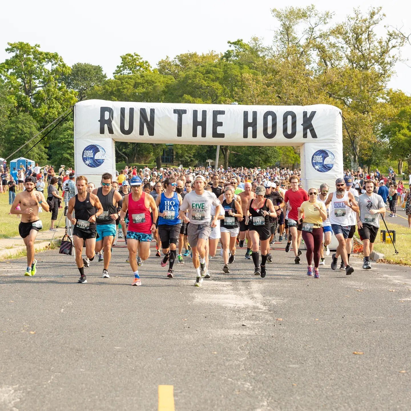 It felt SO GOOD to be back! Thank you to everyone who came out today and to our amazing sponsors and vendors. More photos to come soon. Now go enjoy the rest of your Sundays! #runthehook