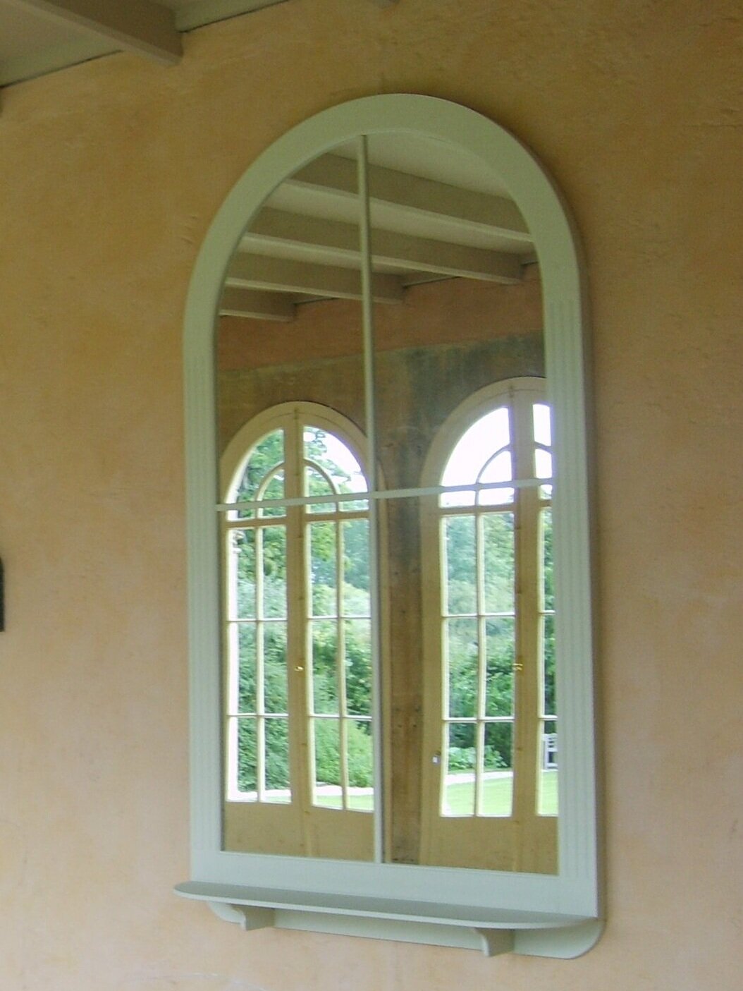 Mirrors%2Bdesigned%2Bto%2Bcomplement%2Barched%2Bwindows.jpg