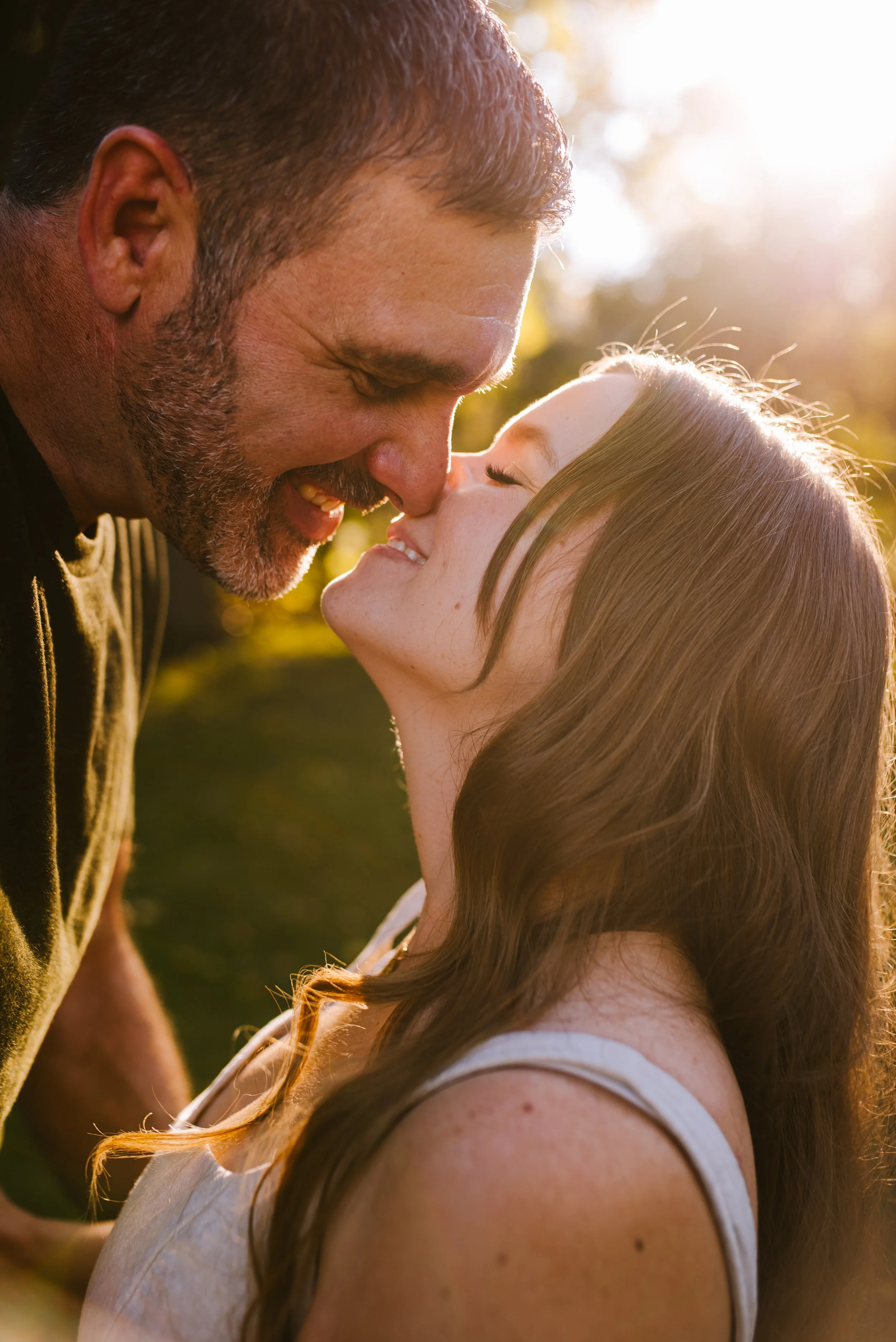 romantic engagement session sunny Stewart Park Perth, ON
