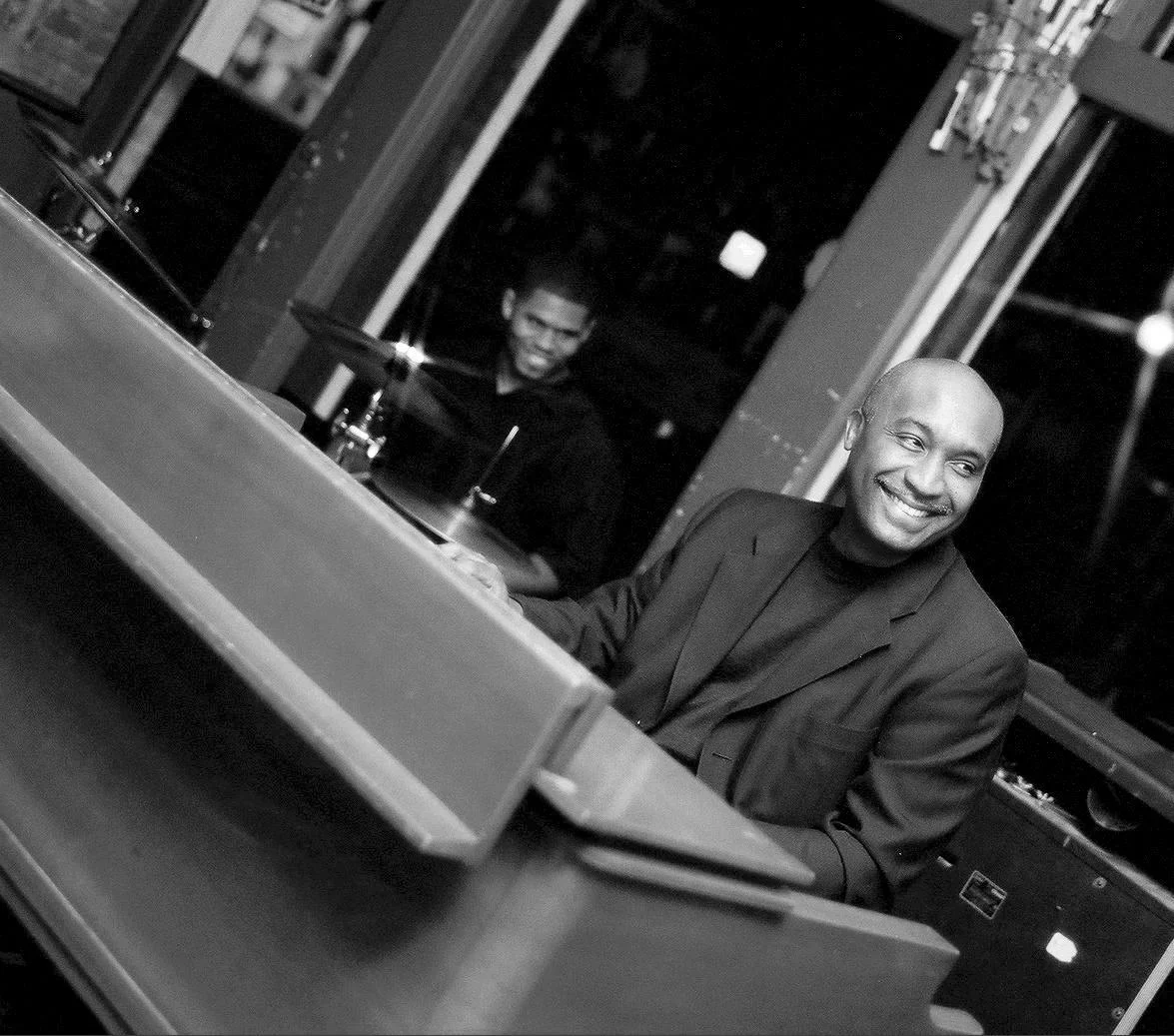 Bobby-Floyd-Smiling-EDIT.jpg