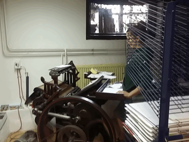 86 1 így készülnek a meghívók GIF.gif