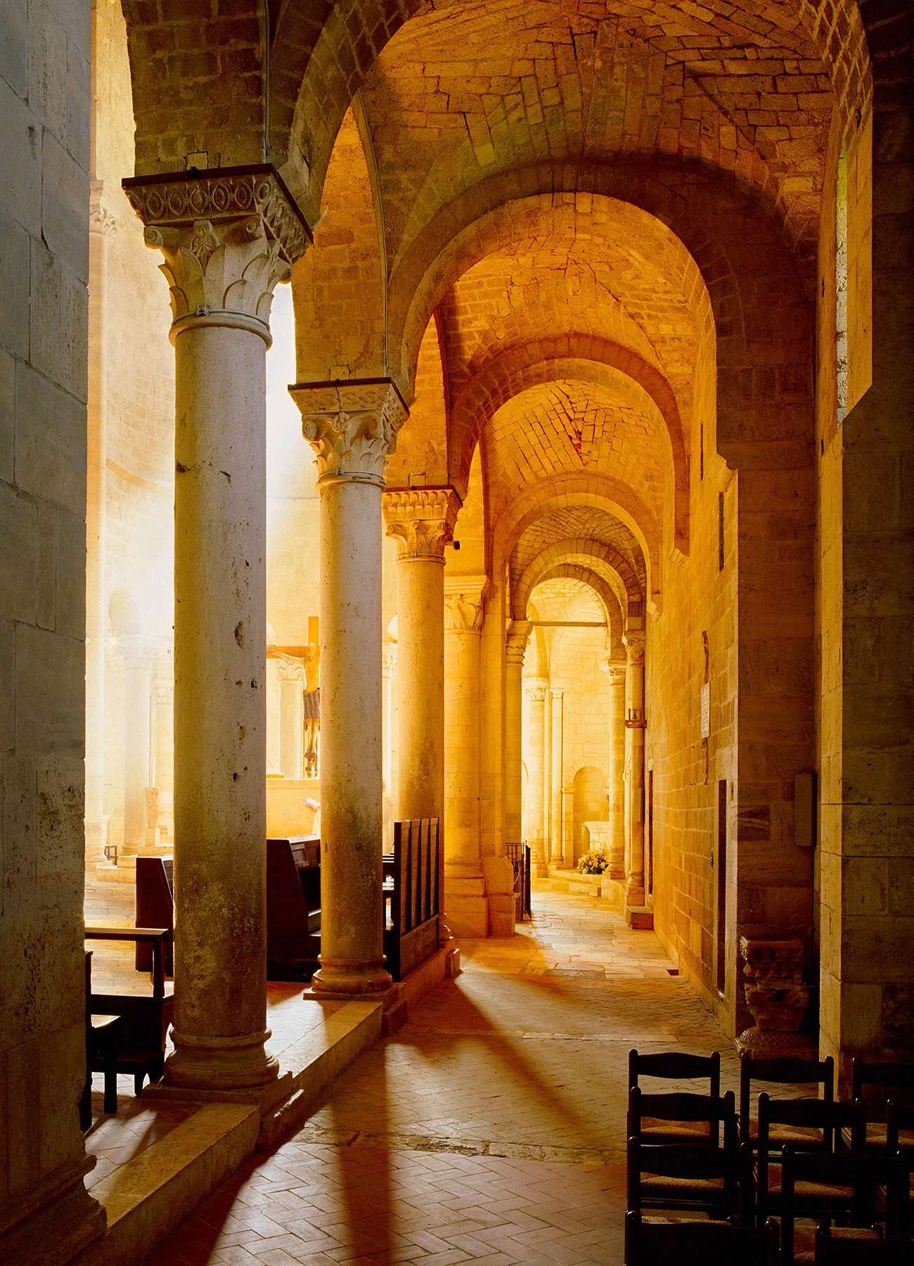 20067 Divine Light (PL) WEB.jpg