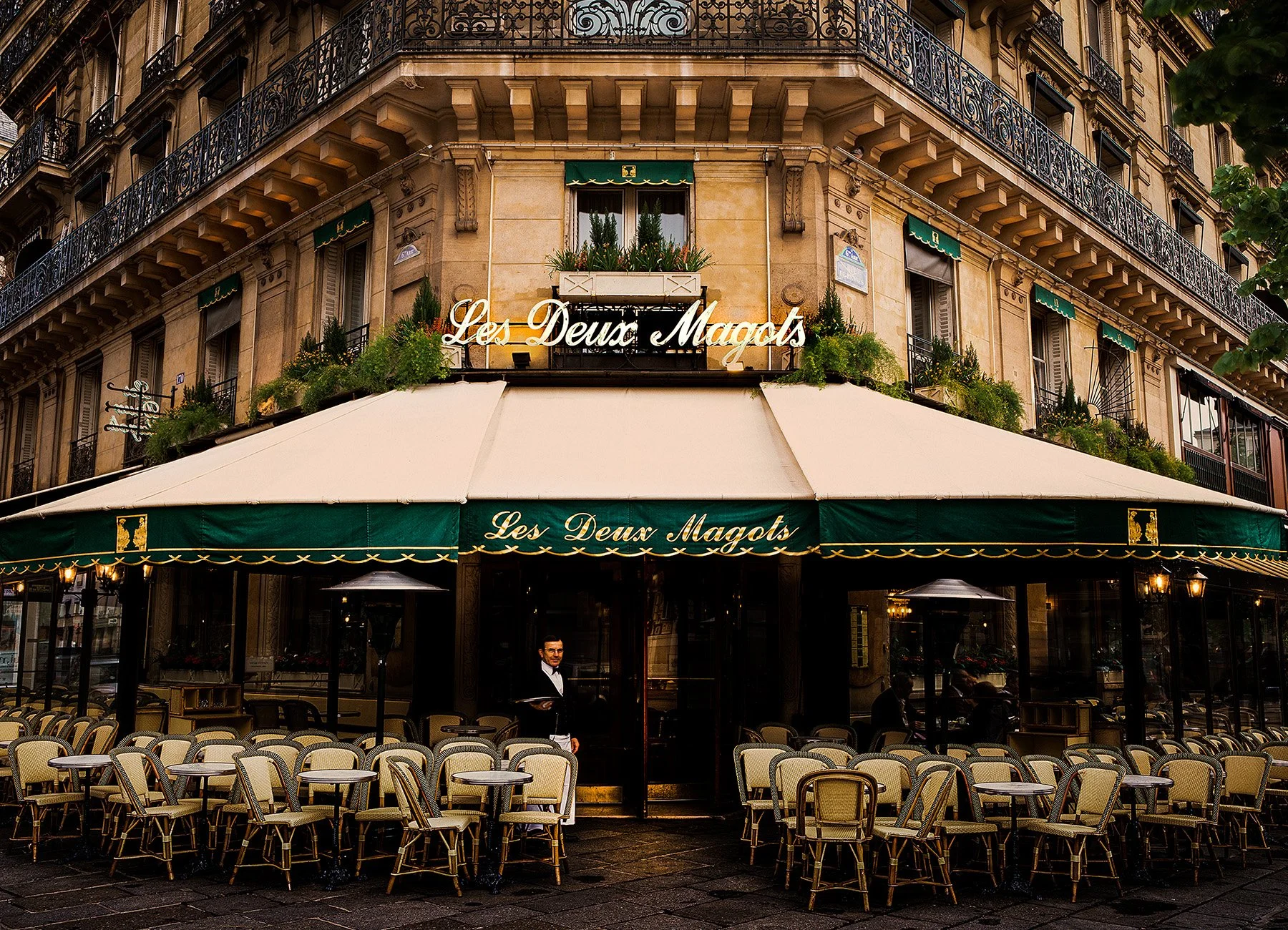 20102 Les Deux Magots (PL) WEB.jpg