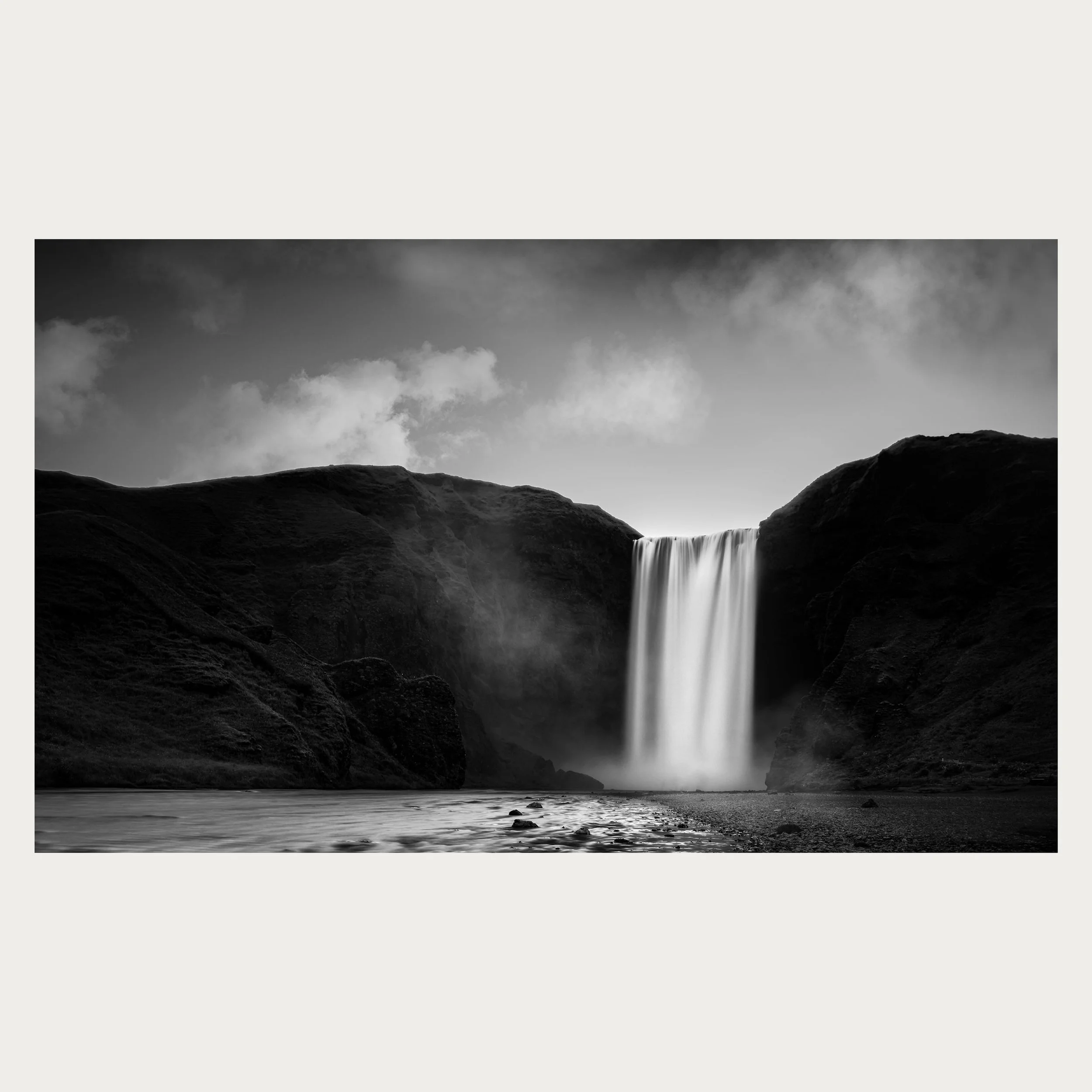 20617---Midnight's-Veil-(TP).jpg1.jpg