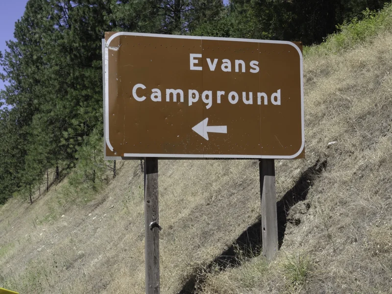 Sign indicating the turnoff for the campground.