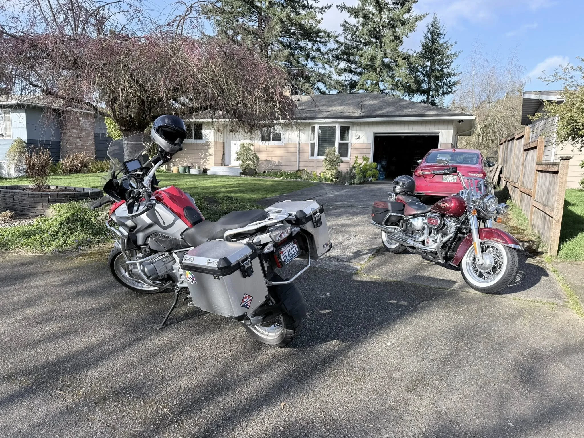 BRMC Mar2026-day ride - Bikes at JerryK house.jpg