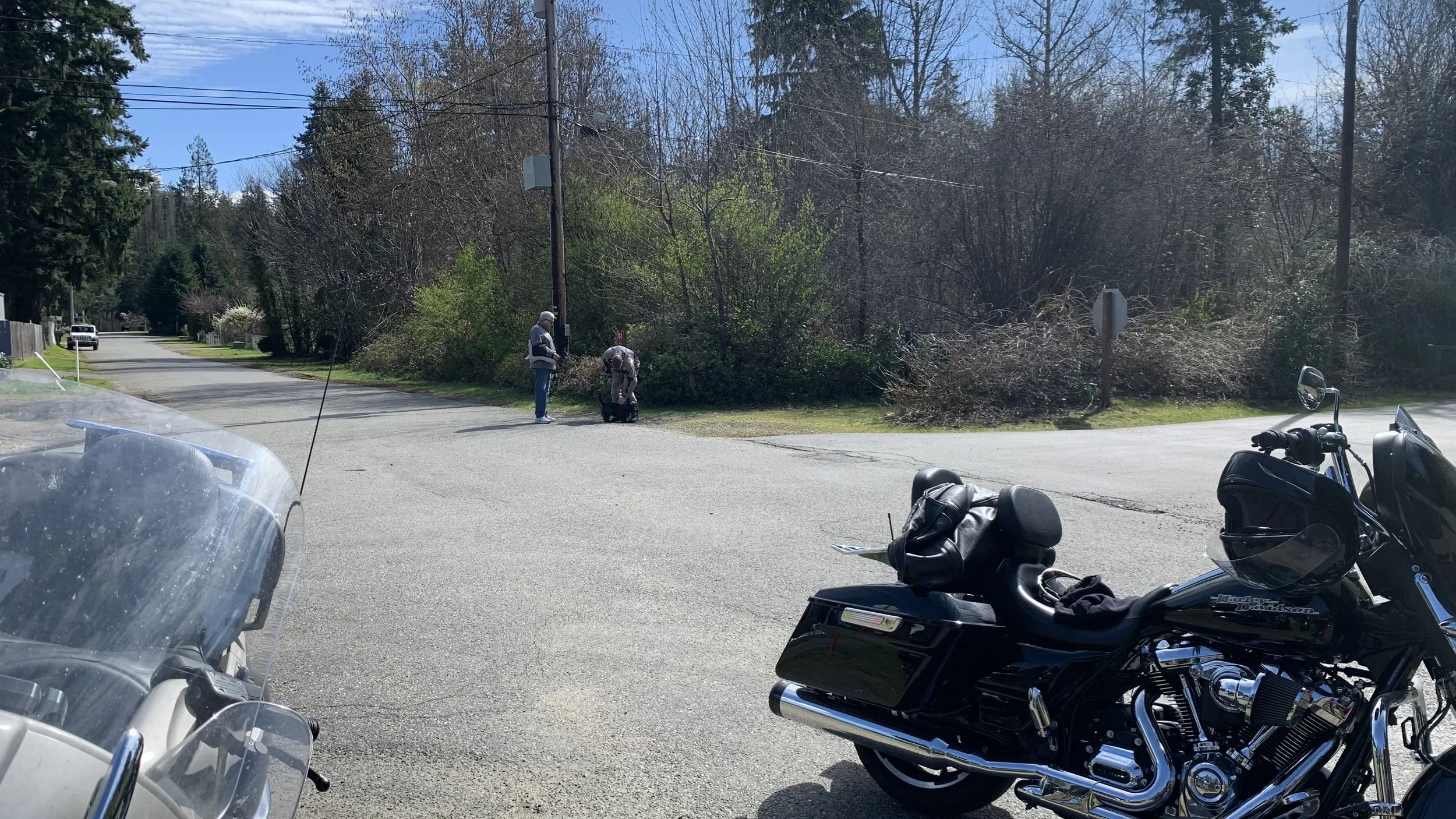 BRMC Mar2026-day ride - JustinW meeting Scotch the Scottie.jpg