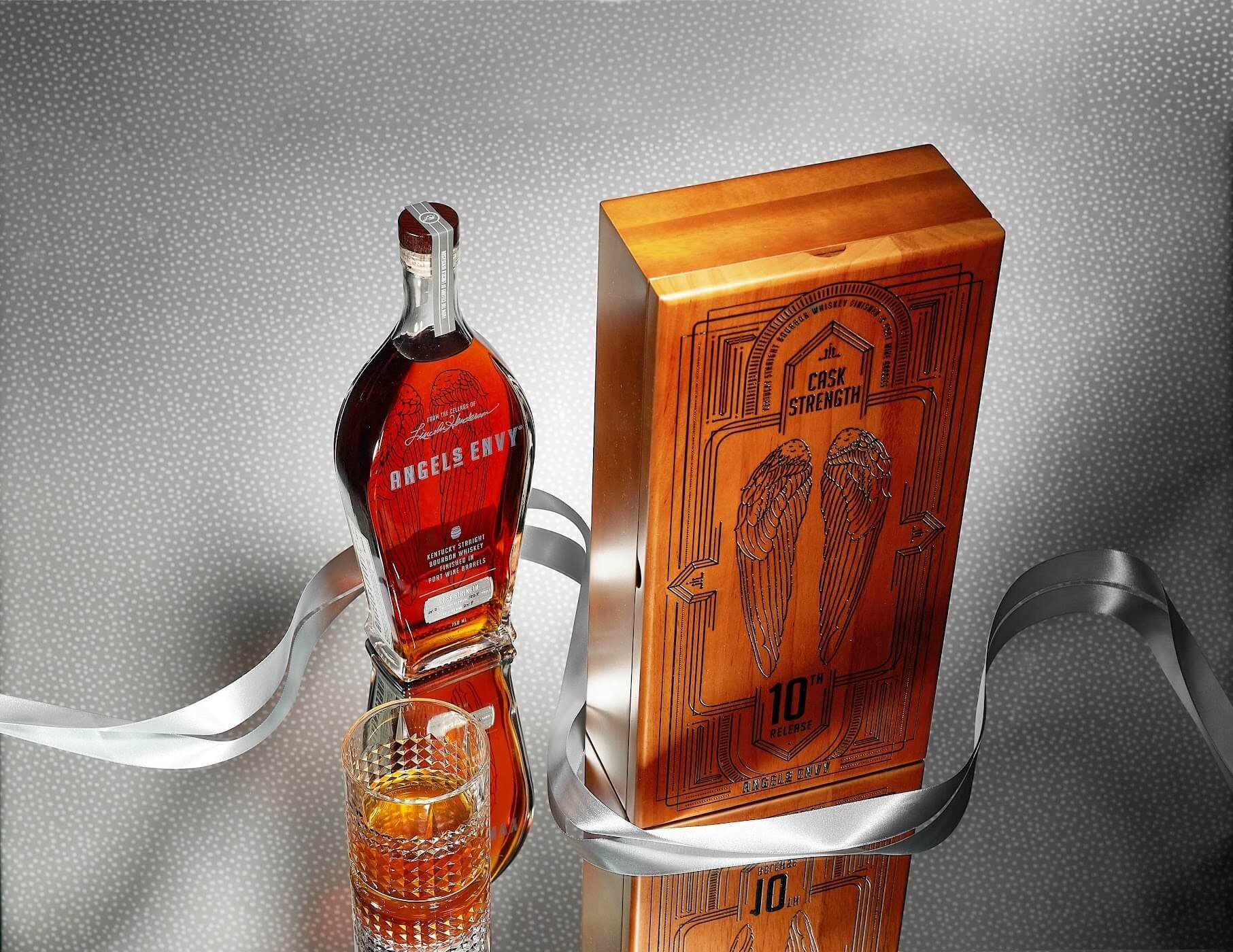 3 High End Ice Molds an Avid Whiskey Drinker Needs to Own