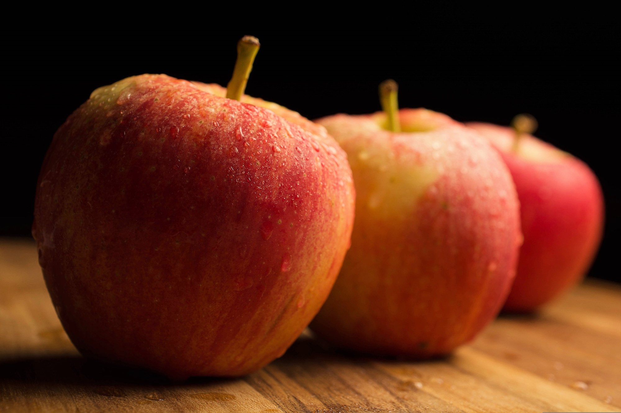 Many American cideries currently rely on common table apple varieties
