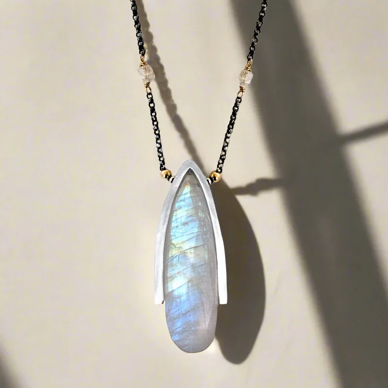 moonstone-drop-necklace-necklaces-485968.webp