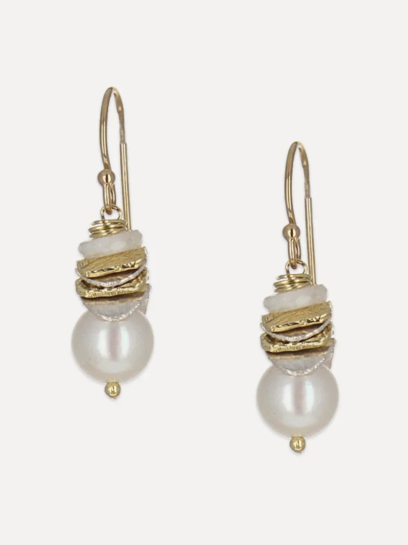 Earrings_RioPetite_WhitePearl_03187dc4-07dc-4380-be0e-00a64f45a8a2.jpg.webp