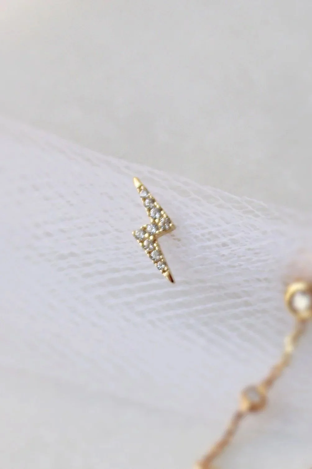 14k Gold and Cubic Zirconia Single Stud Lightening Bolt Earring