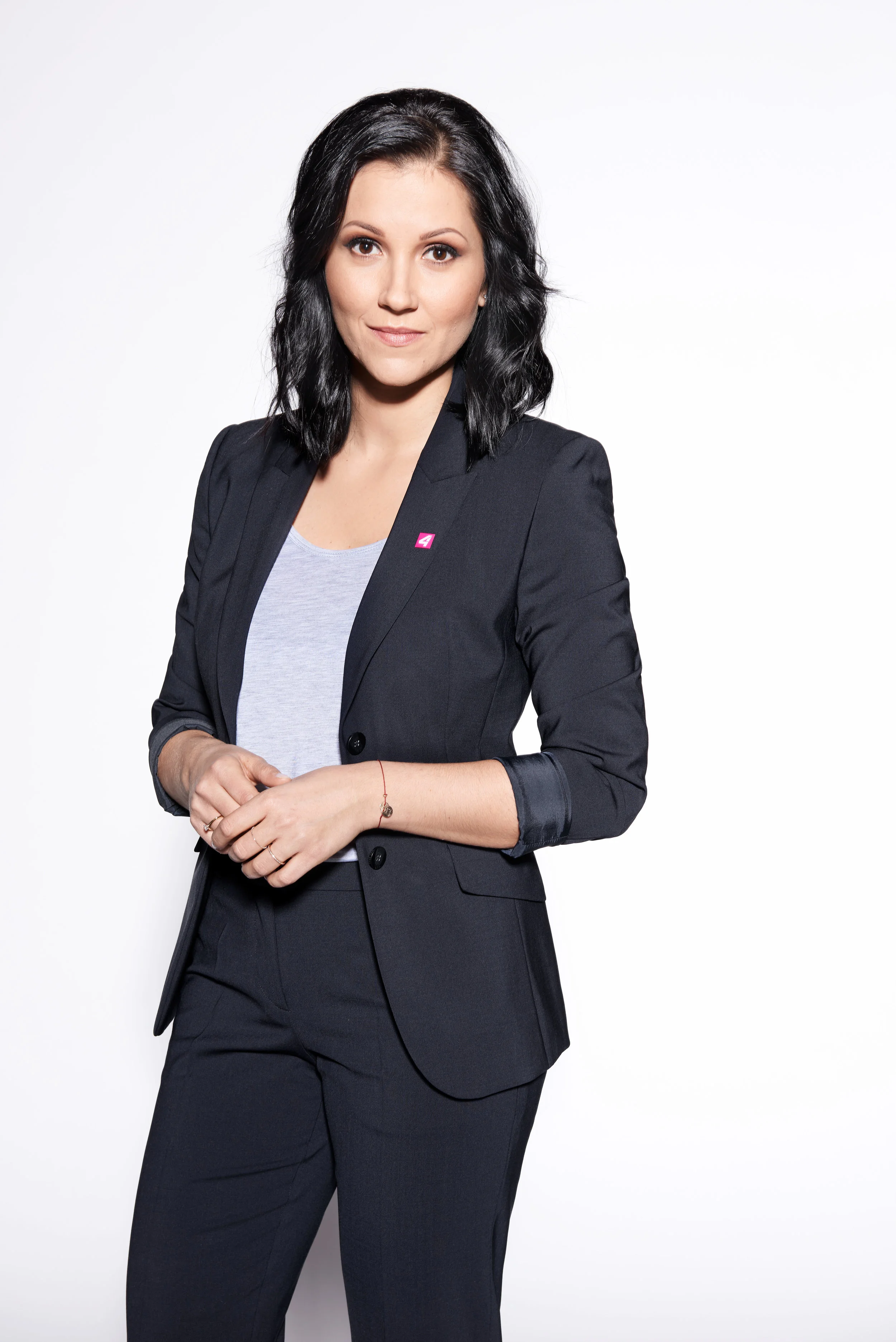 Eine honorarfreie Verwendung des Pressefotos ist nur gültig für Presseaktivitäten rund um PULS 4 NEWS Moderatorin Alexandra Wachter und unter Angabe des Copyrights © PULS 4.