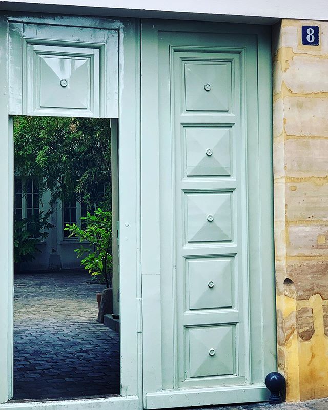 #opendoor #doorway #gate #courtyard #8 #lemarais #paris #france #photography