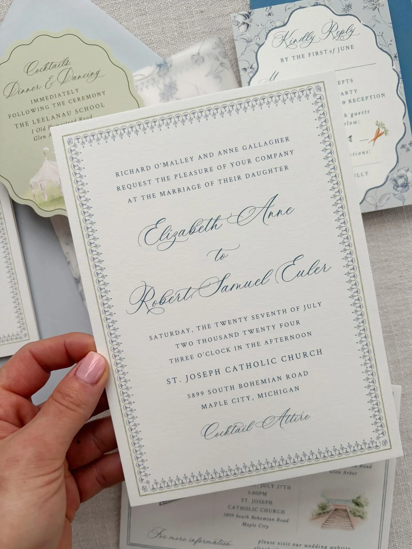 The intricate border on Elizabeth and Sam&rsquo;s invitation was an absolute favorite detail ✨

Planner: @foxandfernevents
