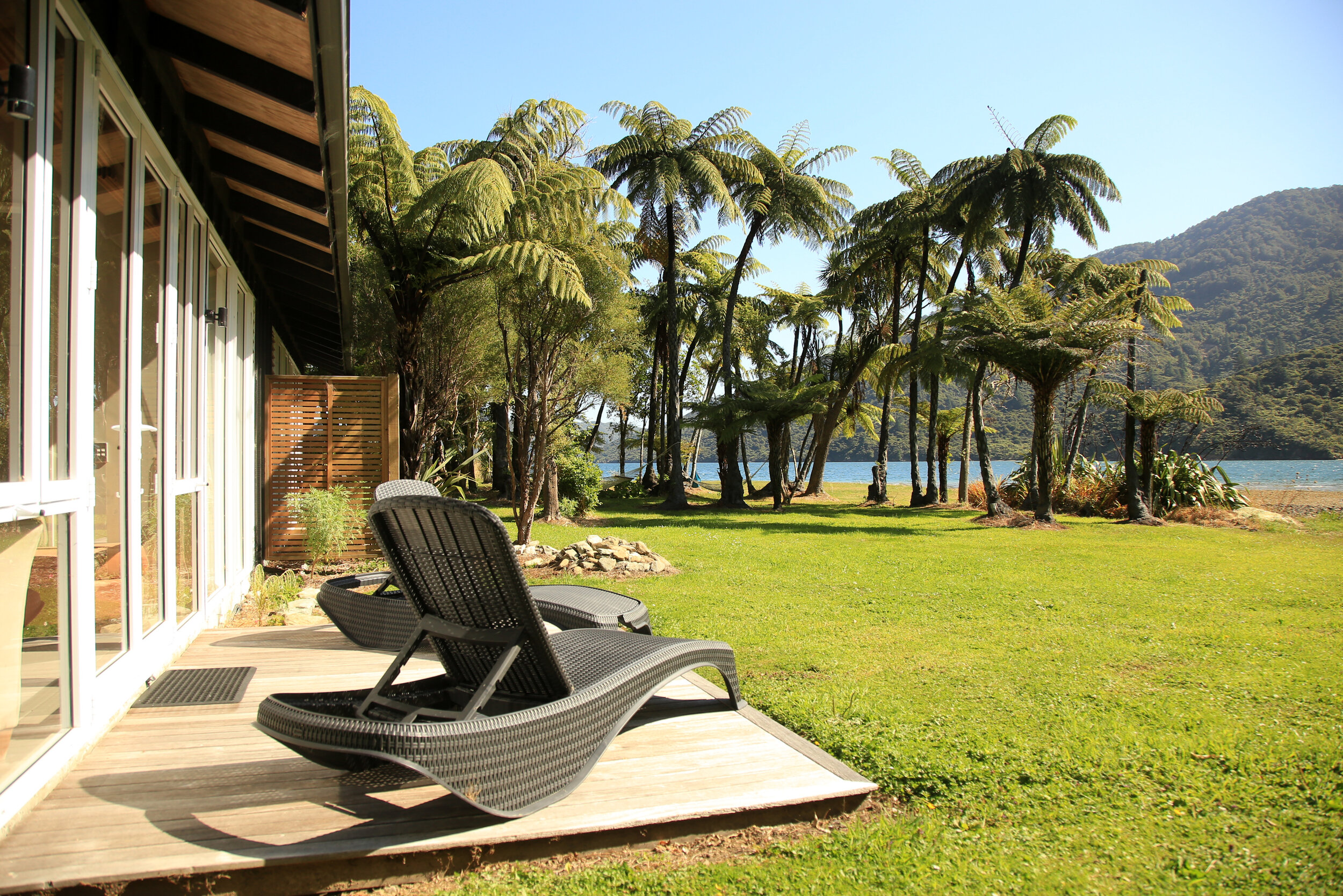 Furneaux Lodge suite water view RP.jpg