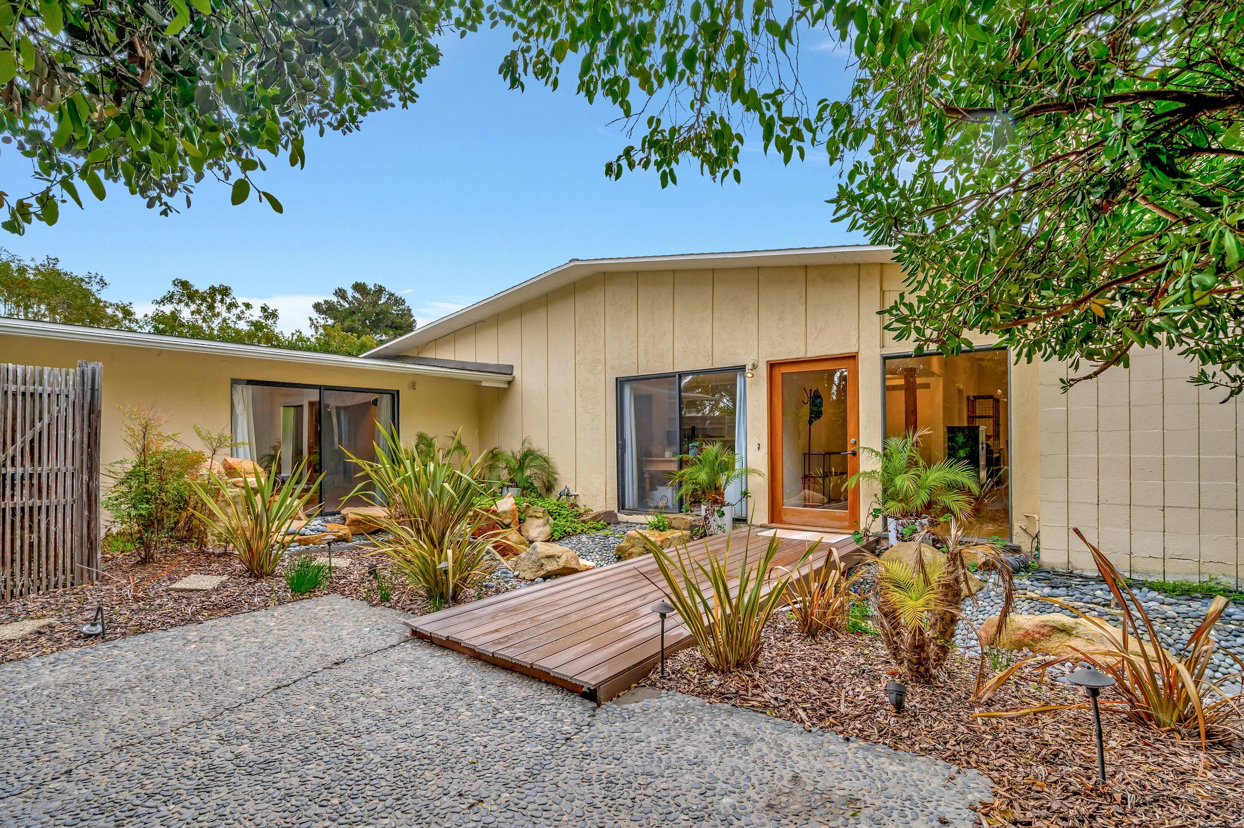 8582 Sugarman Dr San Diego CA-print-002-003-8582 Sugarman Drive6-4200x2795-300dpi.jpg