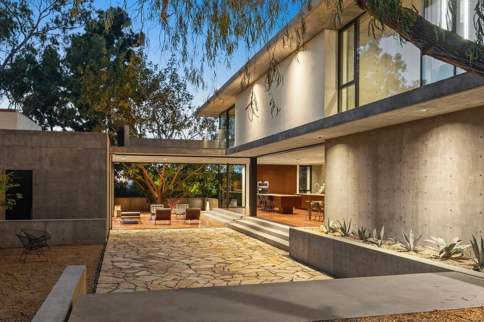 4420 Arista Drive, Mission Hills  I  $5,995,000