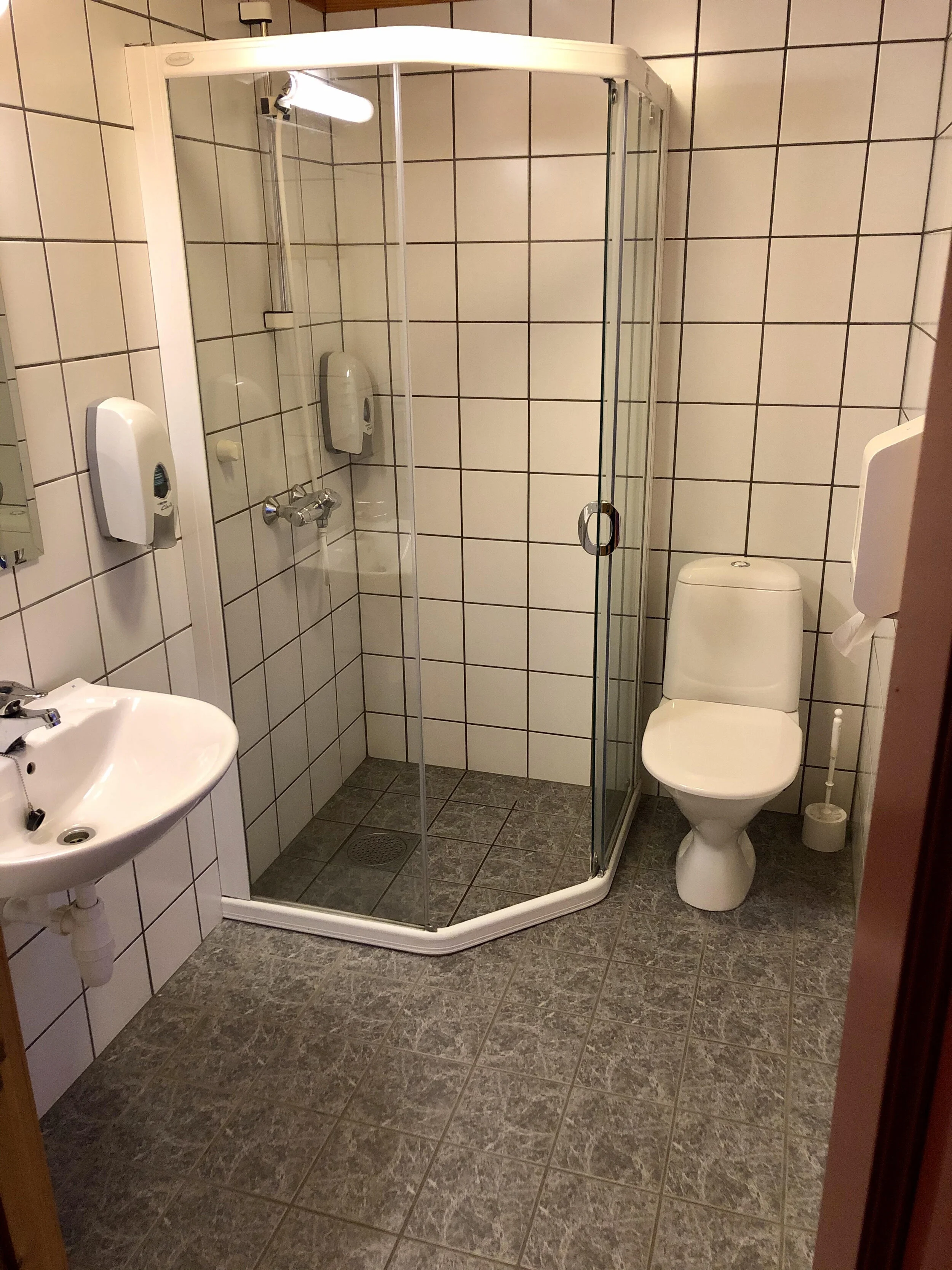  Egne bad på alle rom.  