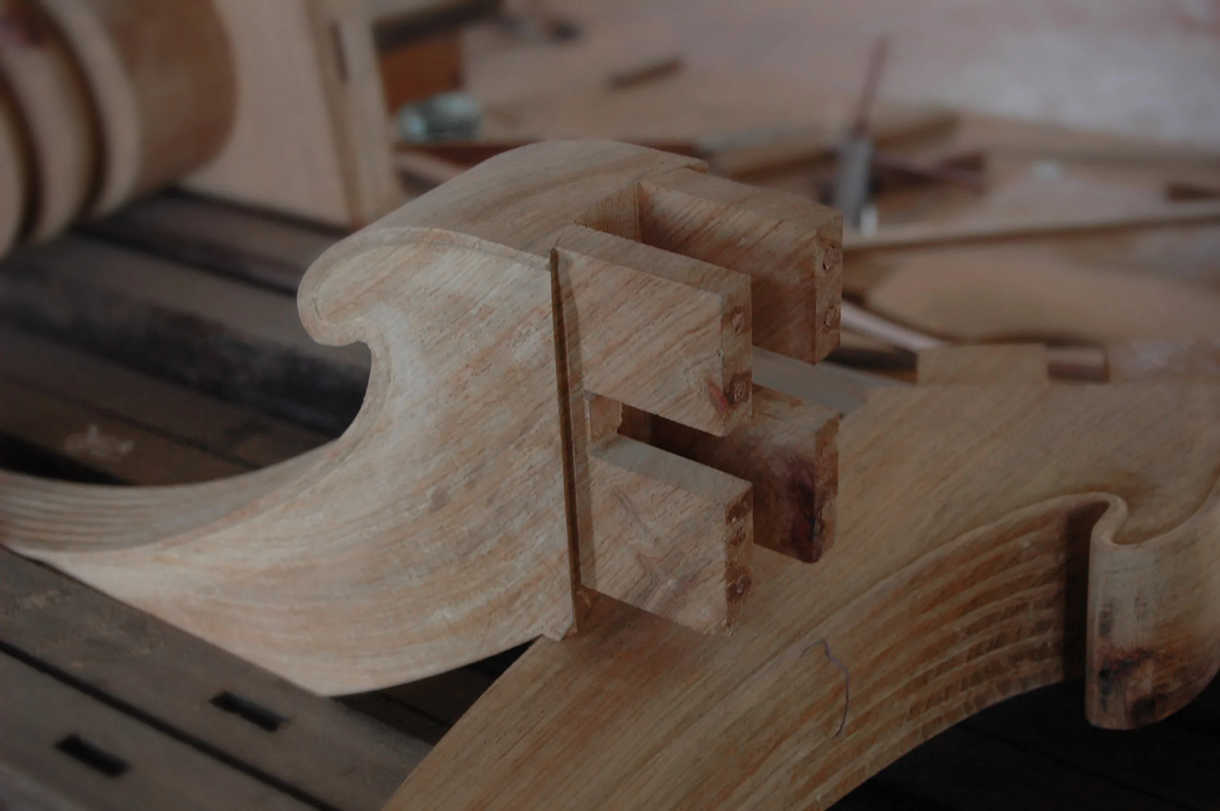 ....bespoke furniture : artisan crafting photo..特别定制家具 : 公丈制作照片....
