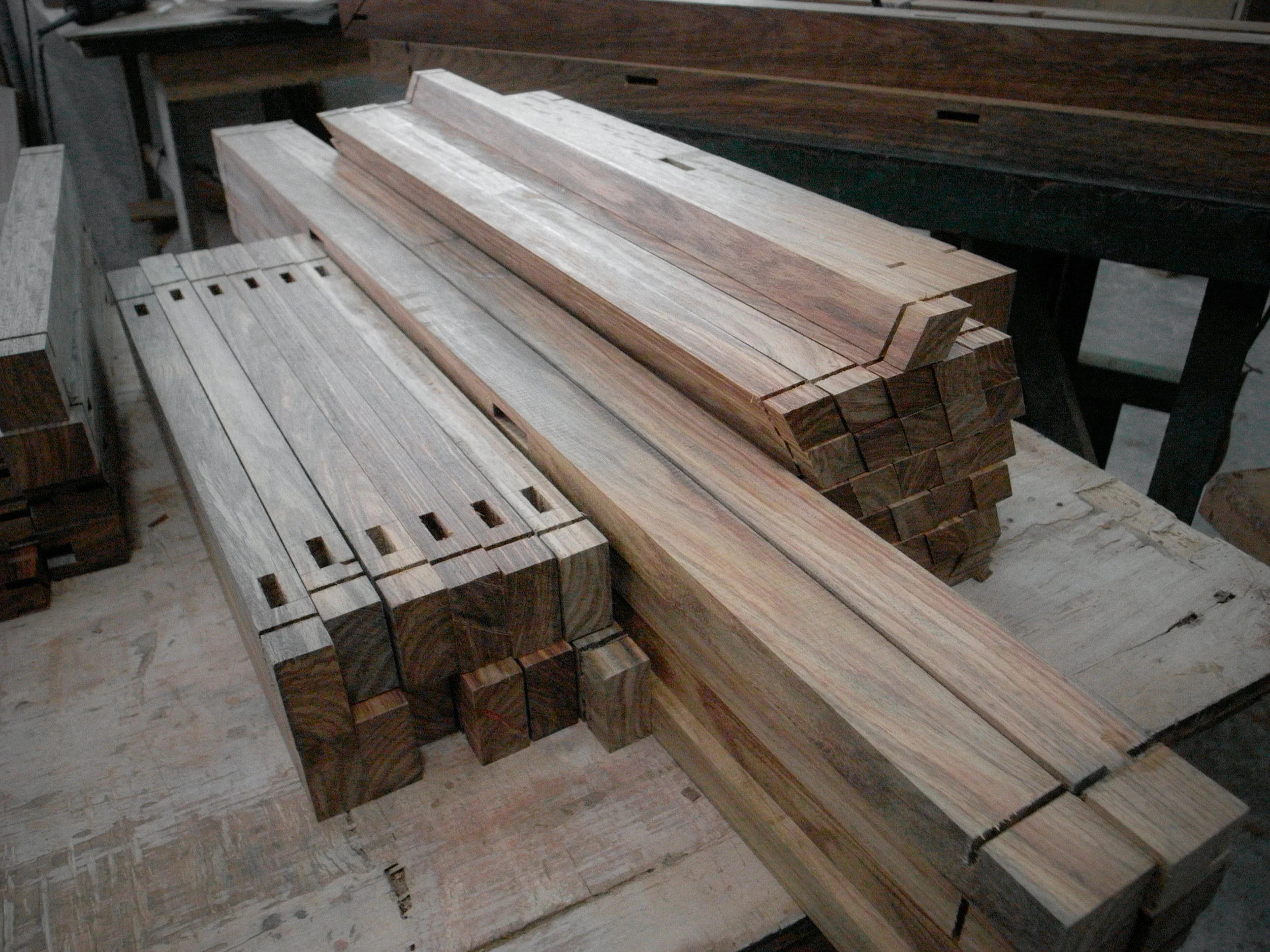 ....modern chinese furniture : artisan crafting photos ..摩登中式家具 : 公丈制作照片....