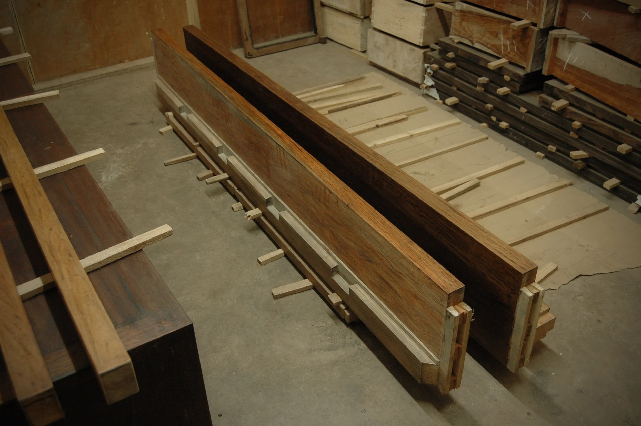 ....modern chinese furniture : artisan crafting photos ..摩登中式家具 : 公丈制作照片....