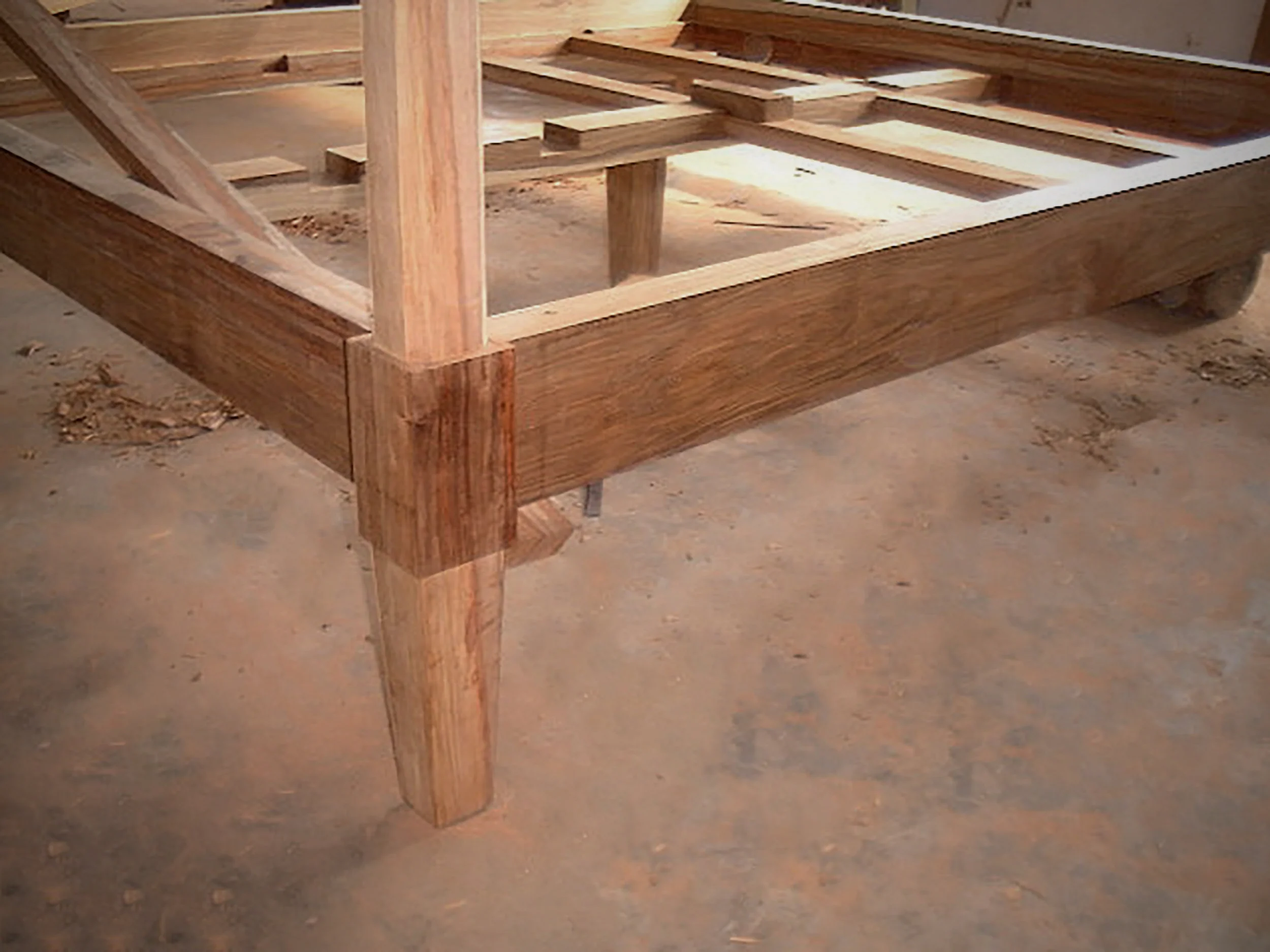 ....chinese furniture : artisan crafting photos ..中式家具 : 公丈制作照片....
