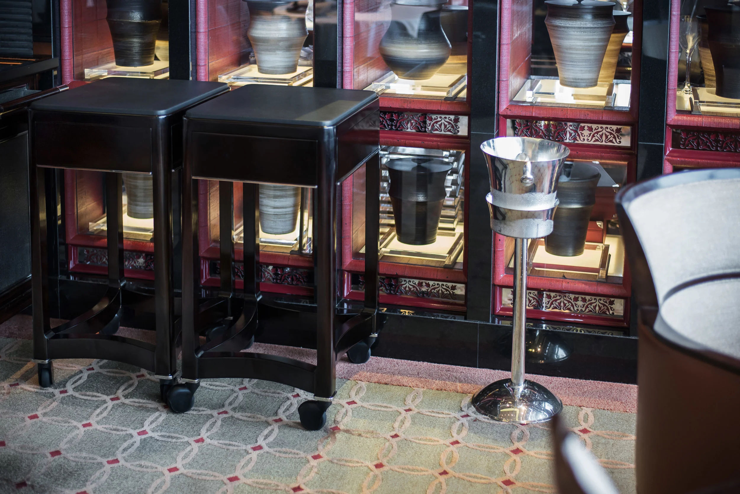 ....bespoke modern furniture | ritz carlton hong kong : service trolley (gueridon)..特别定制现代家具 | 香港丽思卡尔顿酒店:服务车....