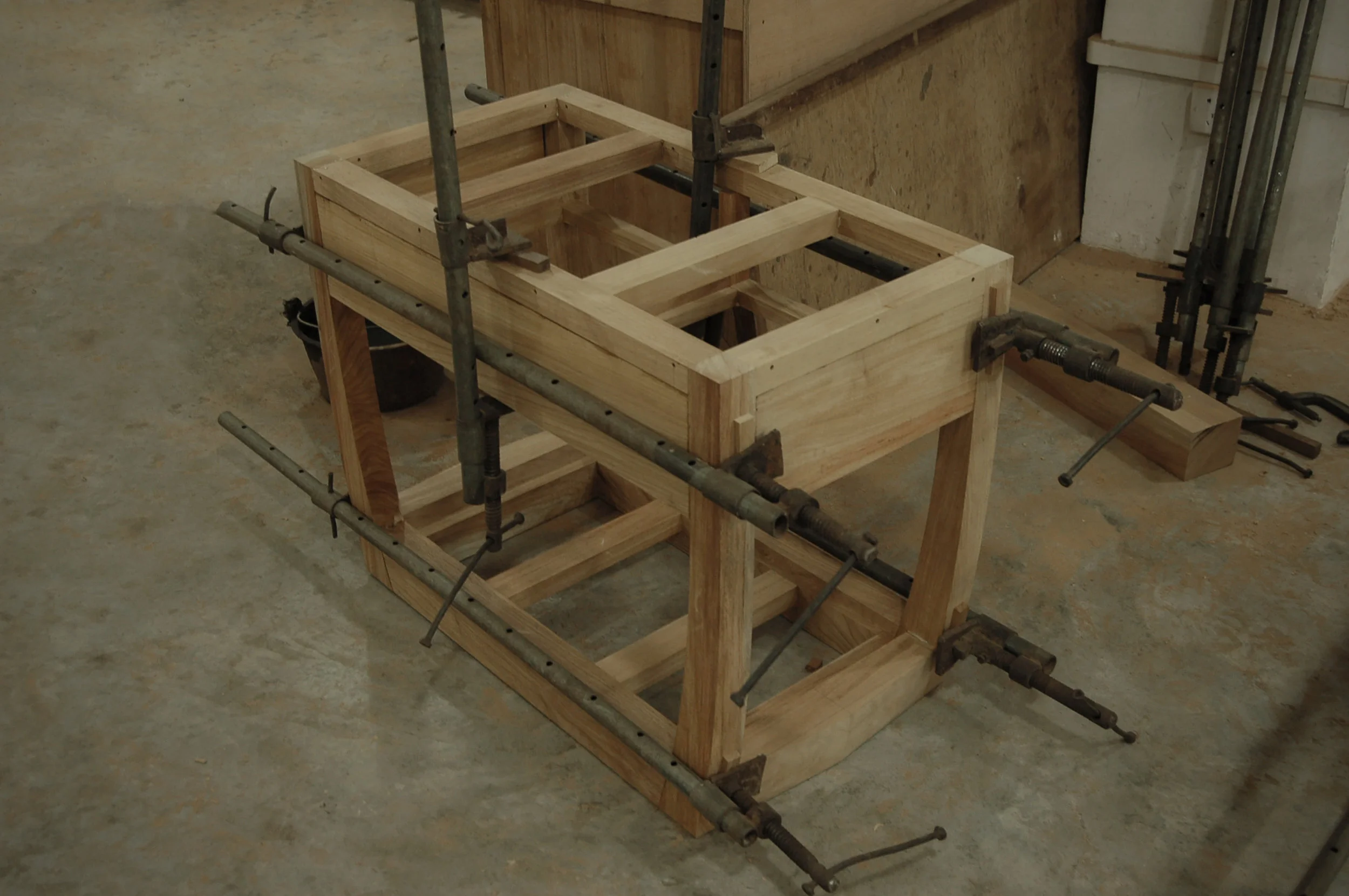 ....bespoke modern furniture | macau crown towers : crafting photos ..特别定制现代家具 | 澳门皇冠度假酒店 : 制作照片....